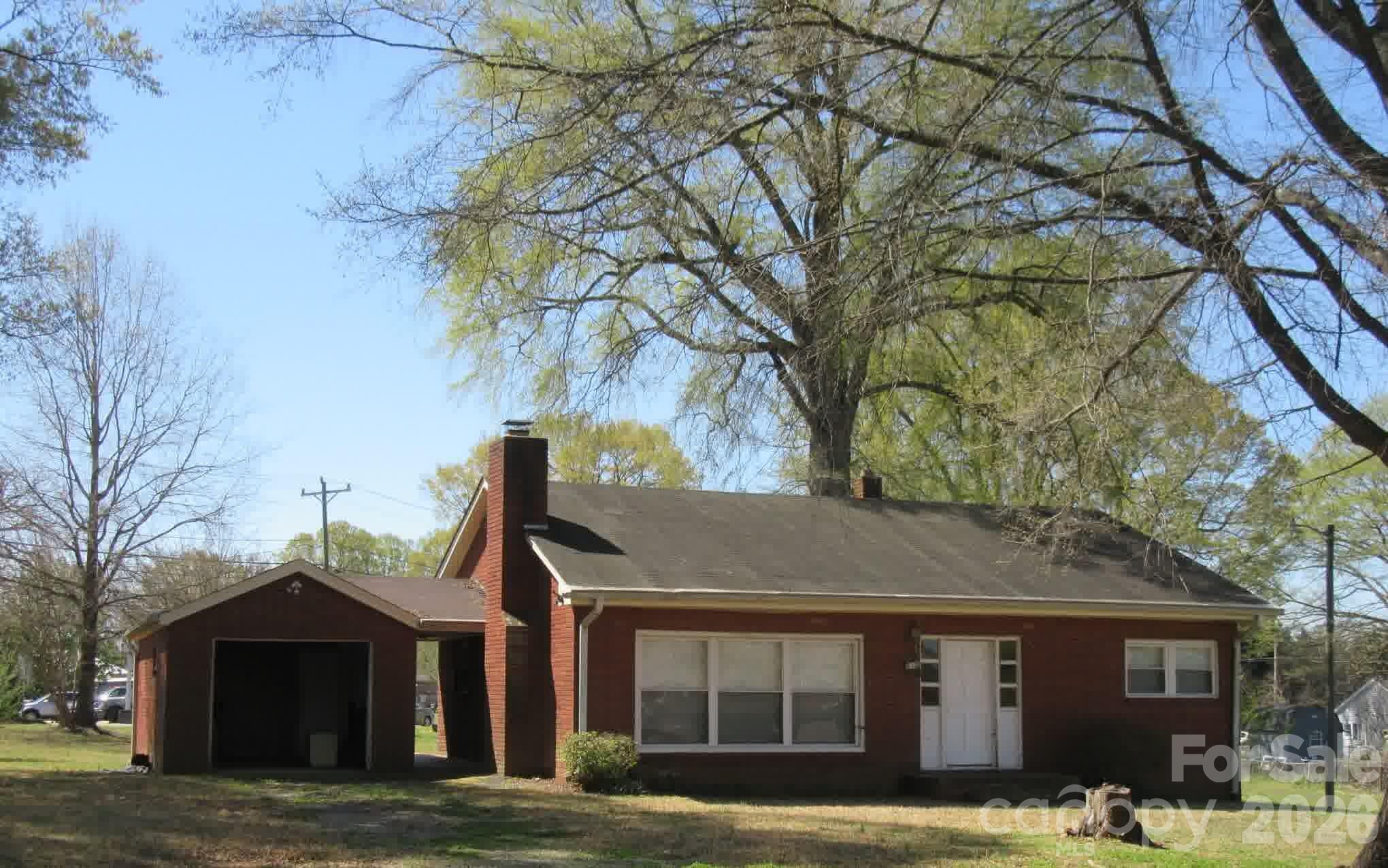Single Family Residence at 610 E Maryland Avenue, Bessemer City