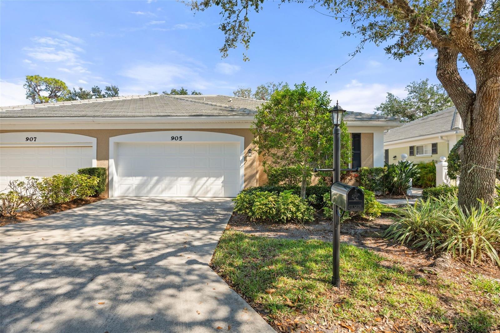 Villa at 905 BARCLAY CT, VENICE, photo 39 of 65