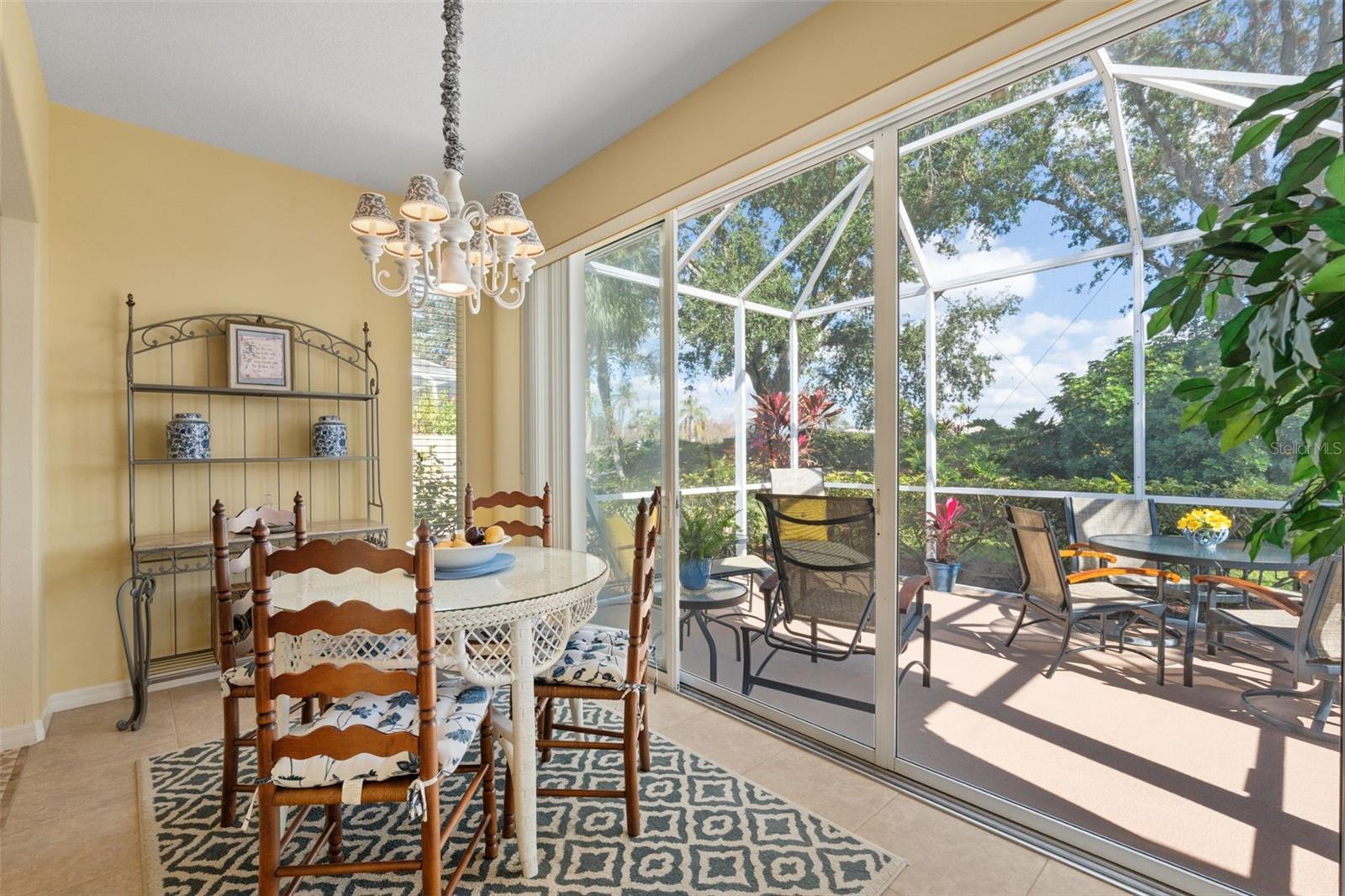Villa at 905 BARCLAY CT, VENICE, photo 4 of 65