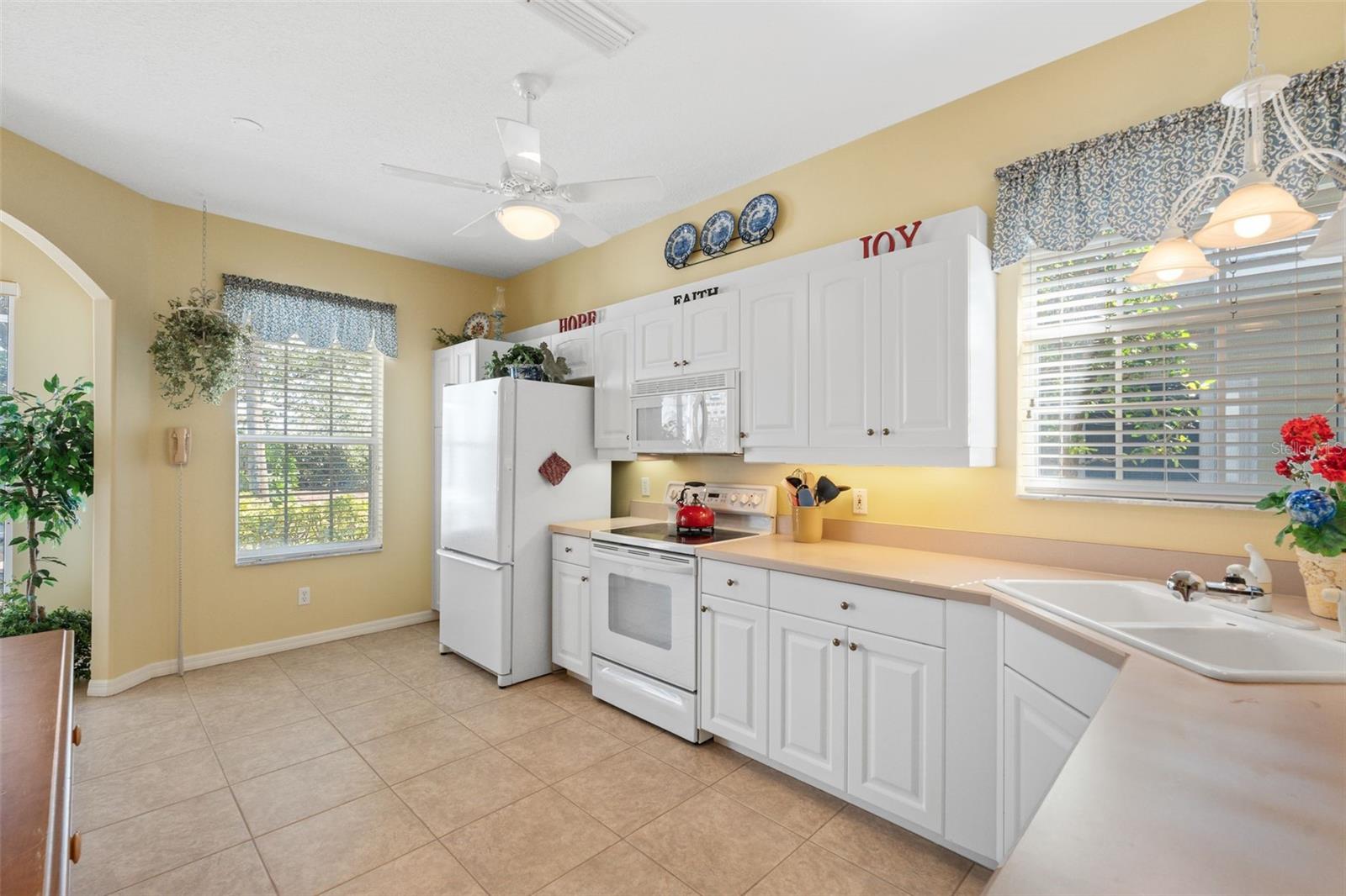 Villa at 905 BARCLAY CT, VENICE, photo 3 of 65