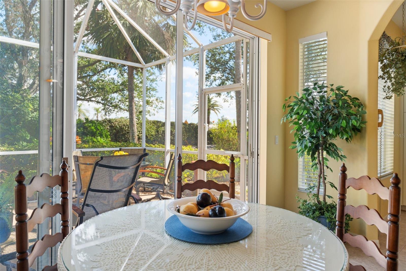 Villa at 905 BARCLAY CT, VENICE, photo 18 of 65