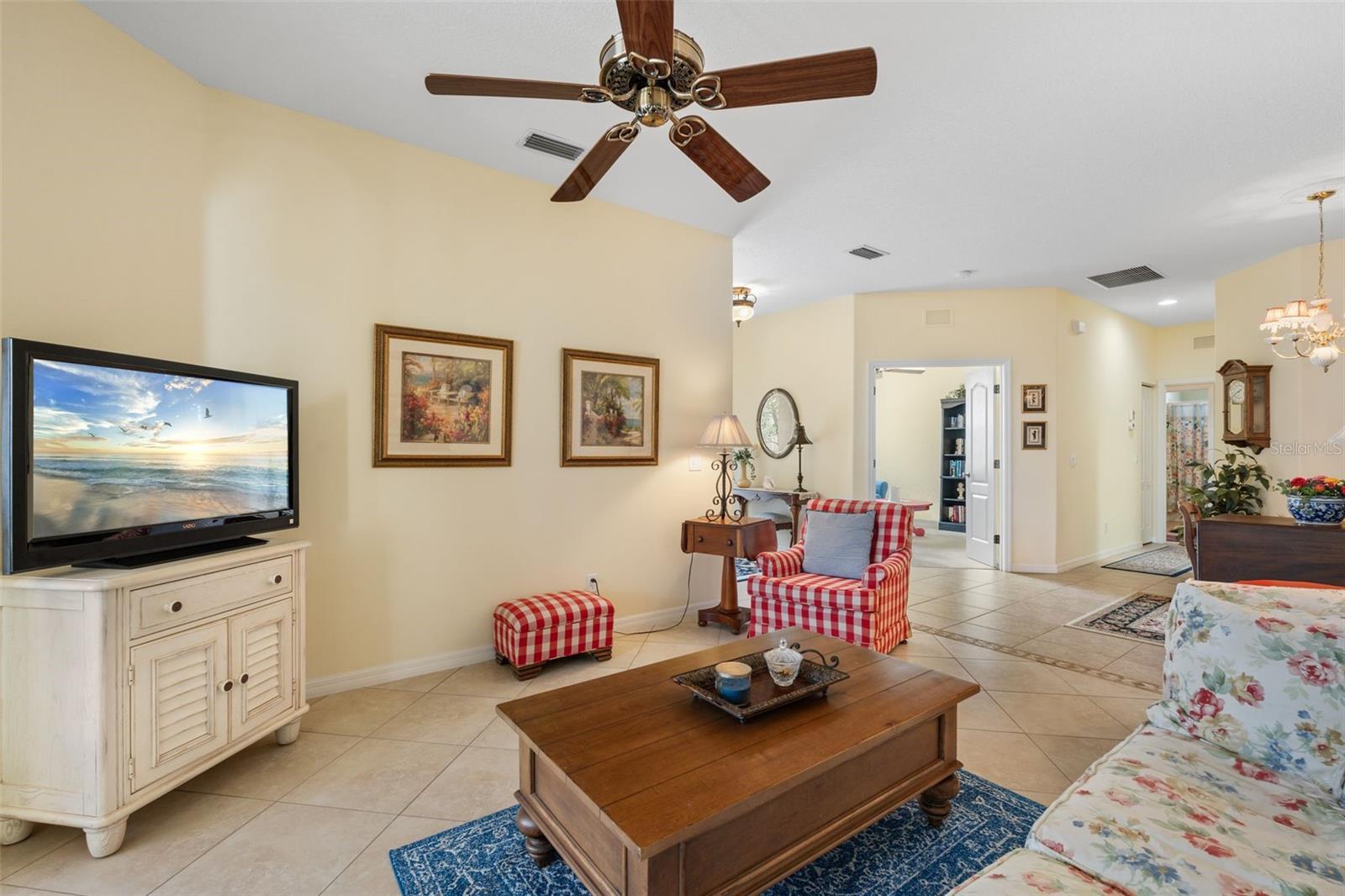 Villa at 905 BARCLAY CT, VENICE, photo 21 of 65