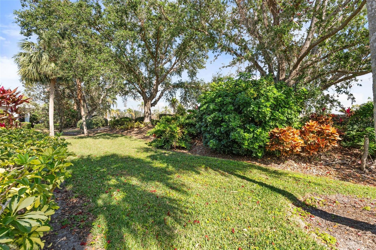 Villa at 905 BARCLAY CT, VENICE, photo 37 of 65
