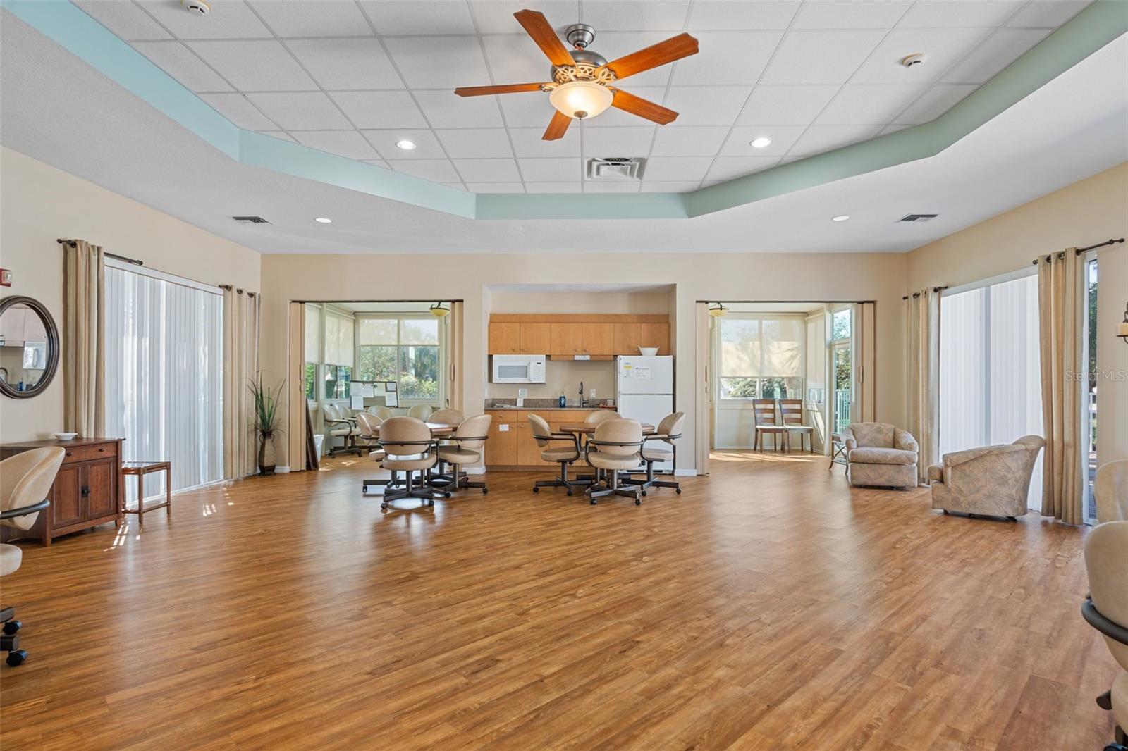 Villa at 905 BARCLAY CT, VENICE, photo 43 of 65