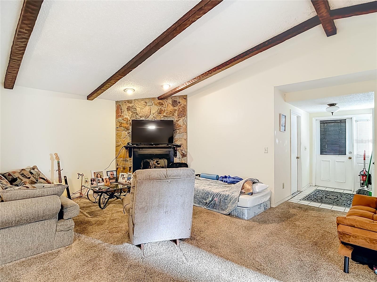 Living Room - 5937 FOREST LN, ZEPHYRHILLS
