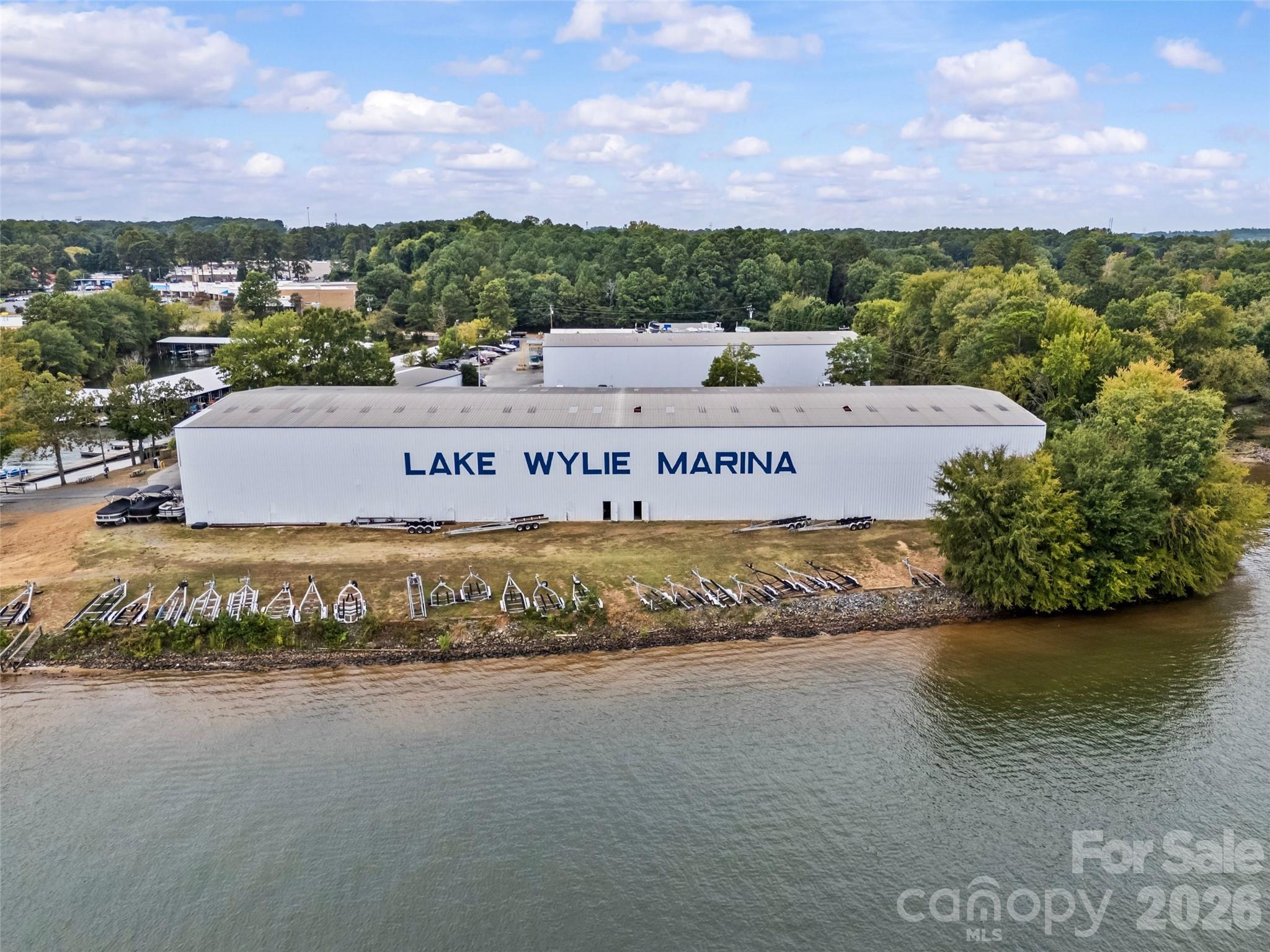 Just minutes away by boat of Morningstar Marina, Papa Doc's, Lake Wylie Marina & Drift - 6032 Headlands Court, Belmont