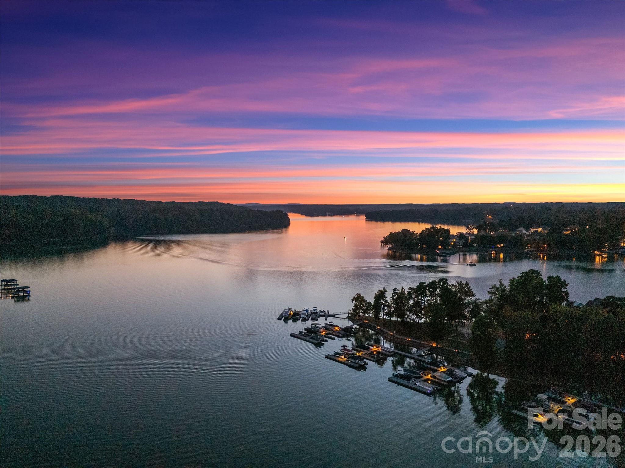 Stunning Lake Wylie sunset views. - 6032 Headlands Court, Belmont