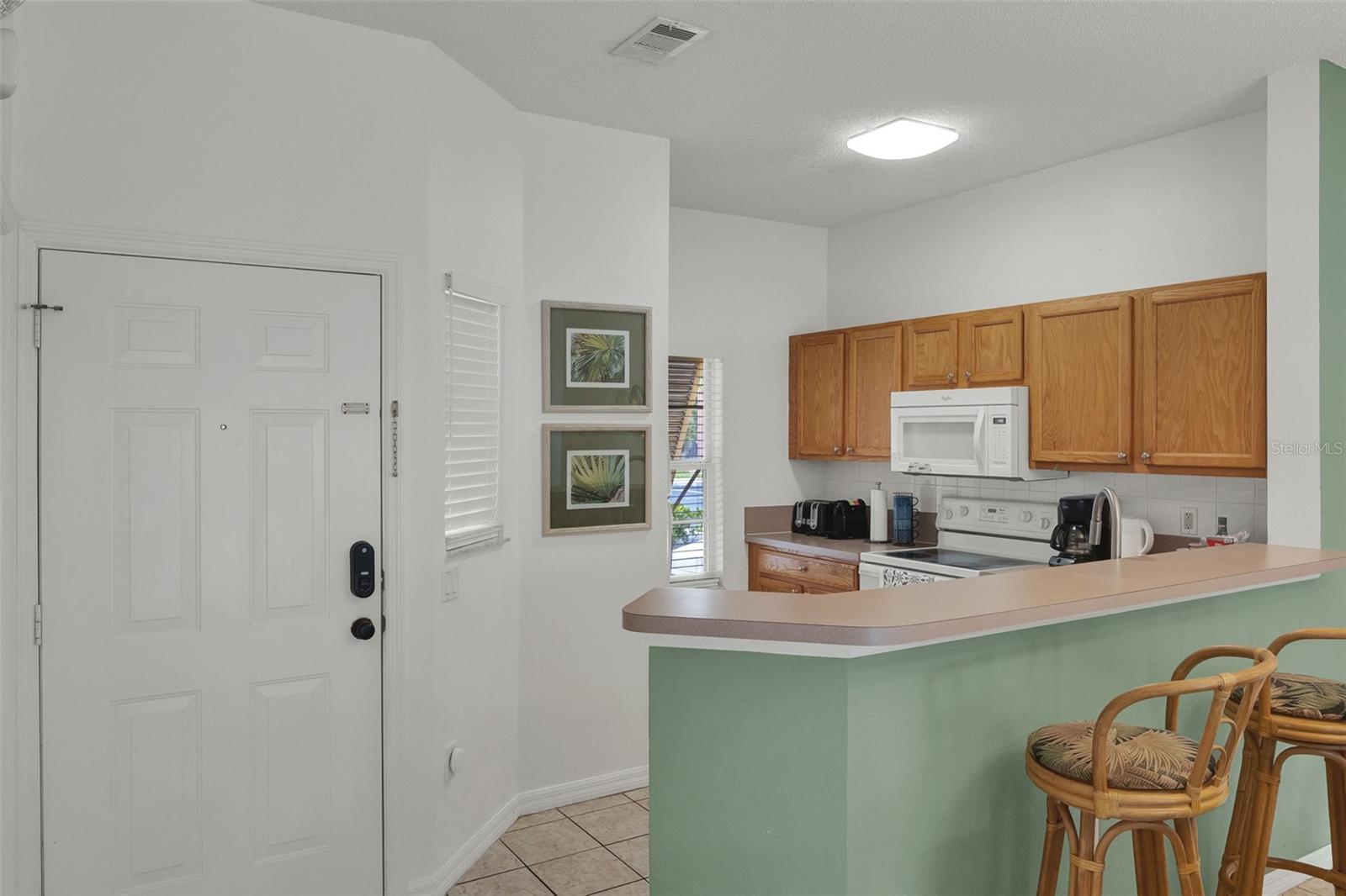 Townhouse at 1086 PARK RIDGE CIR, KISSIMMEE, photo 6 of 57