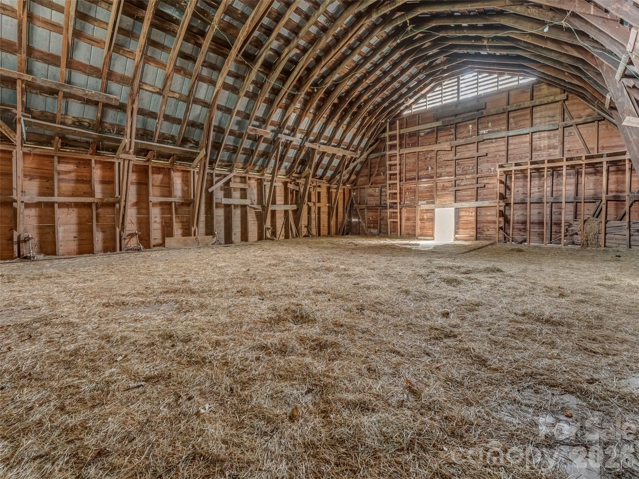 The loft to the white barn - 896 Newfound Road, Leicester