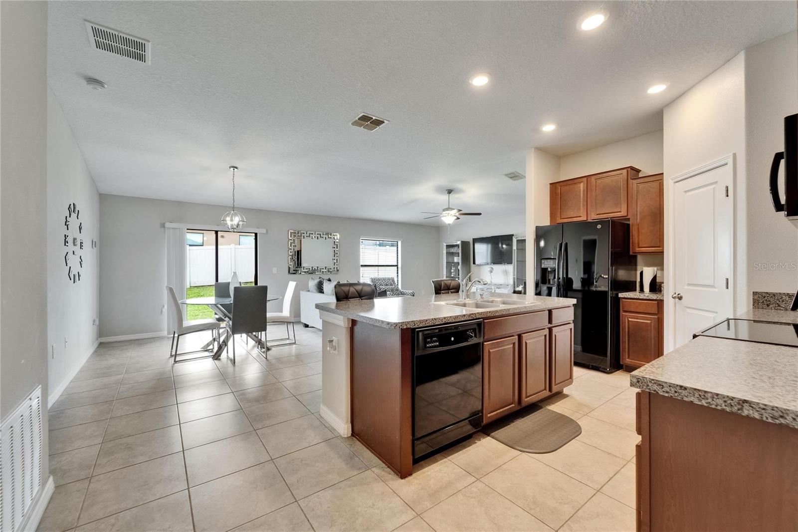 Single Family Residence at 10119 ROSE PETAL PL, RIVERVIEW, photo 7 of 25