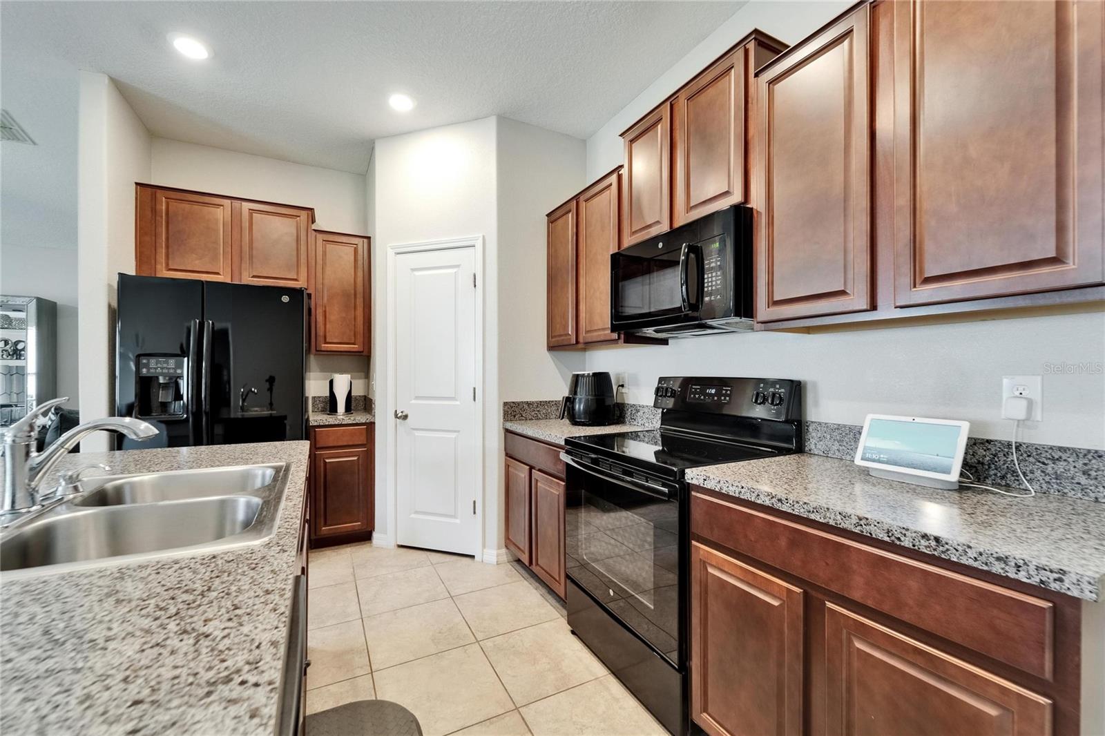 Single Family Residence at 10119 ROSE PETAL PL, RIVERVIEW, photo 9 of 25