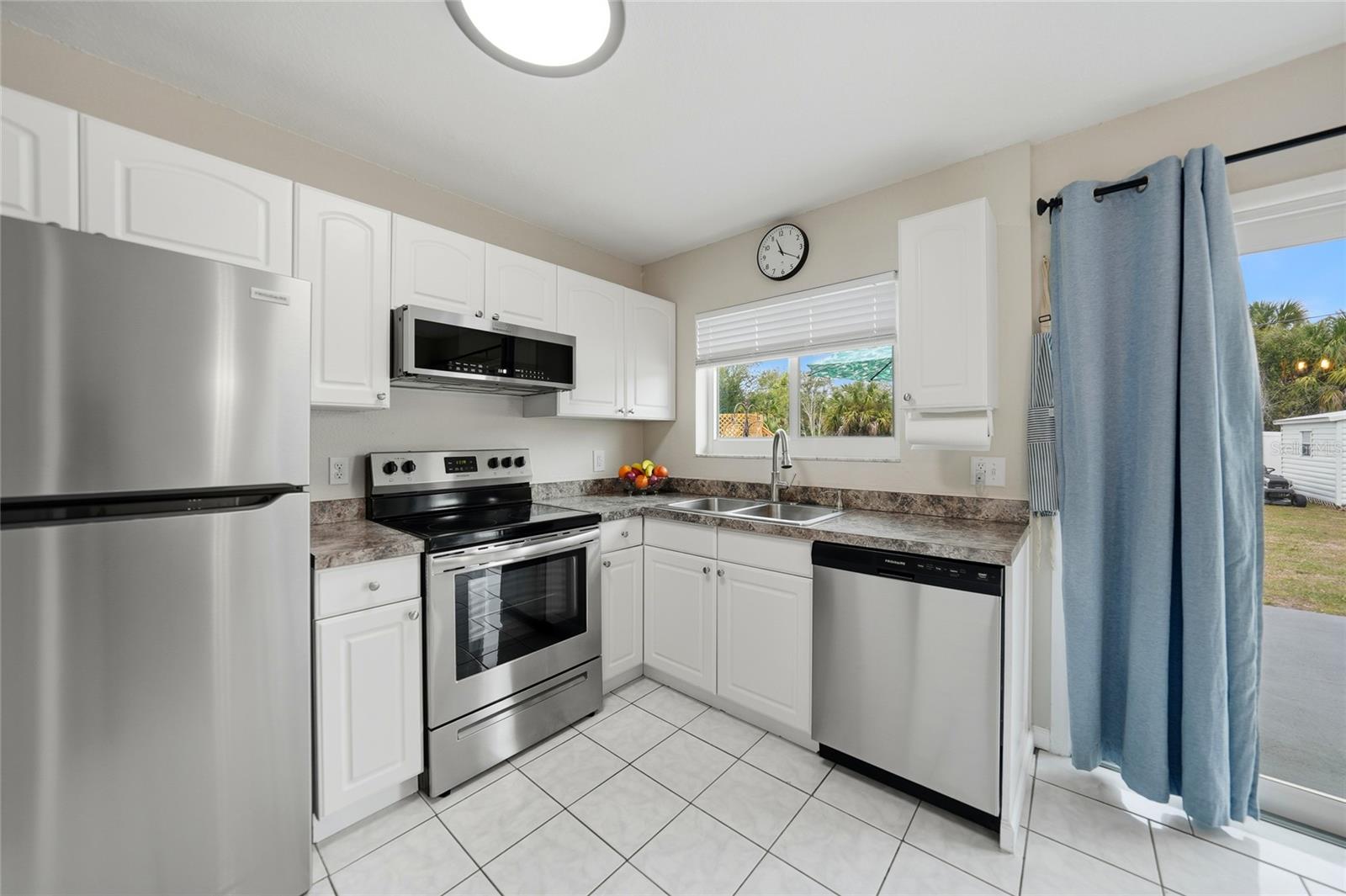 Single Family Residence at 18970 MCGRATH CIR, PORT CHARLOTTE, photo 10 of 28