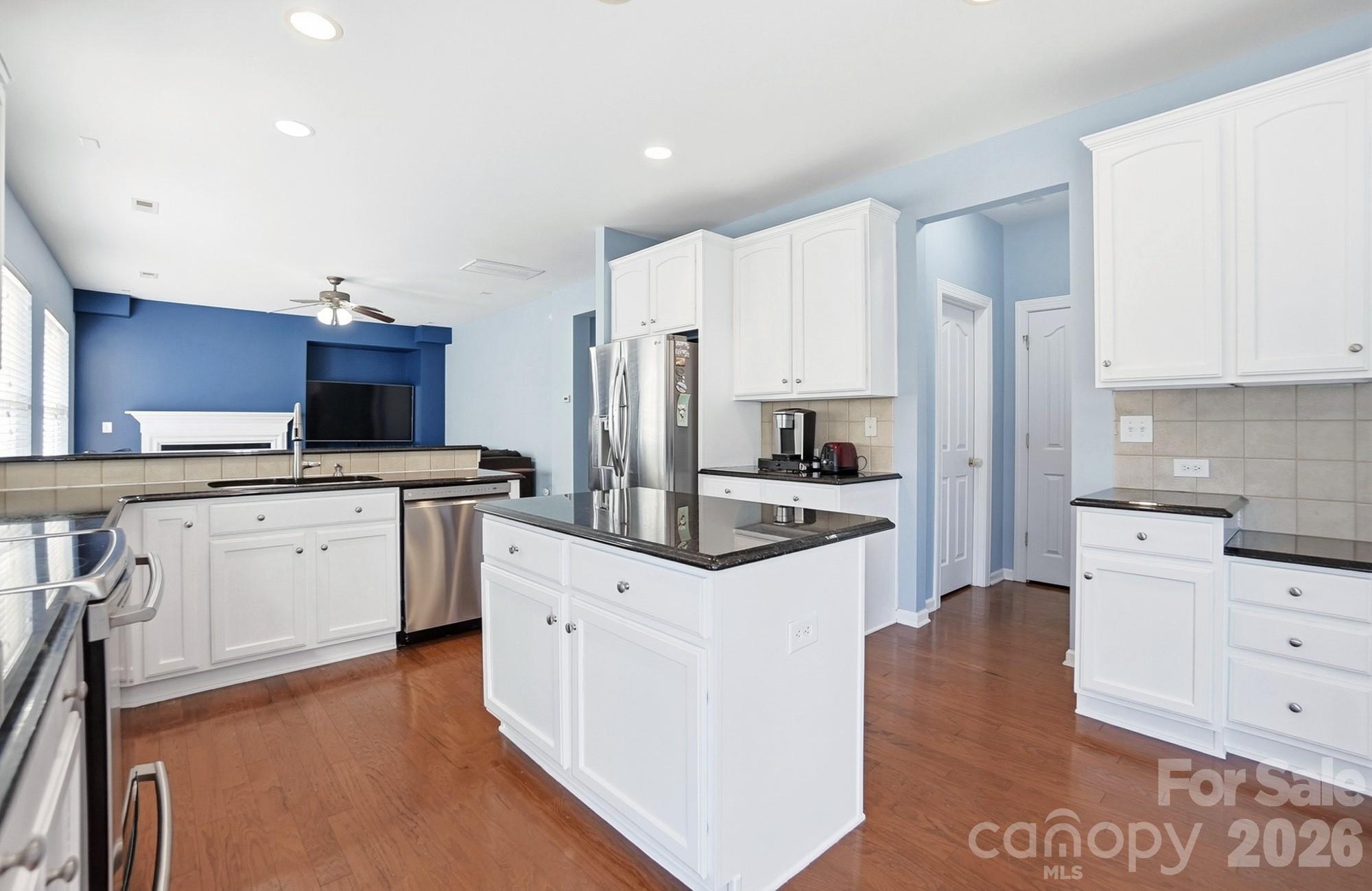 Chef's Dream Kitchen - 5008 Rosewater Lane, Indian Trail