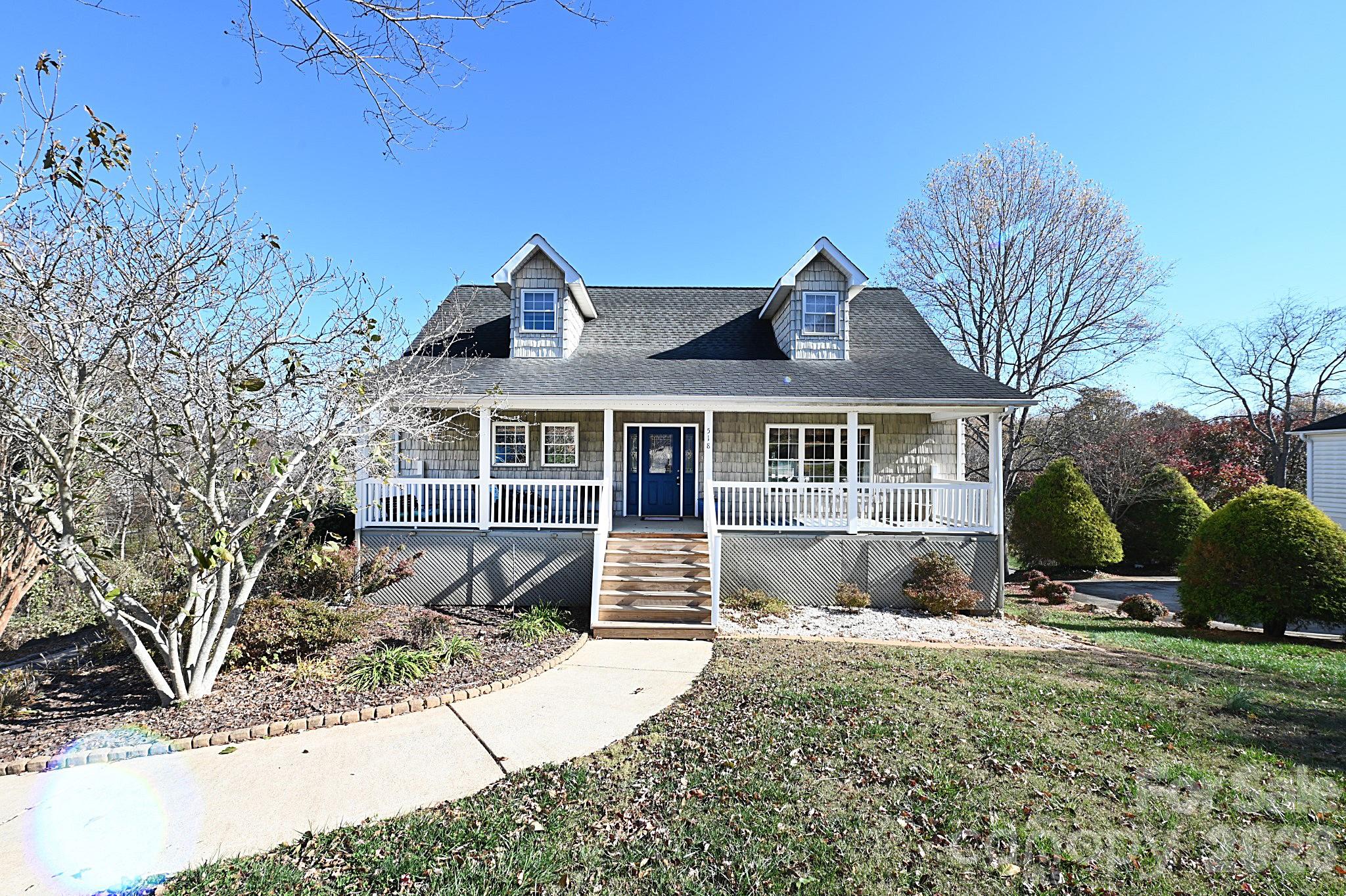 Single Family Residence at 518 30th Avenue Circle NE, Hickory, photo 2 of 38