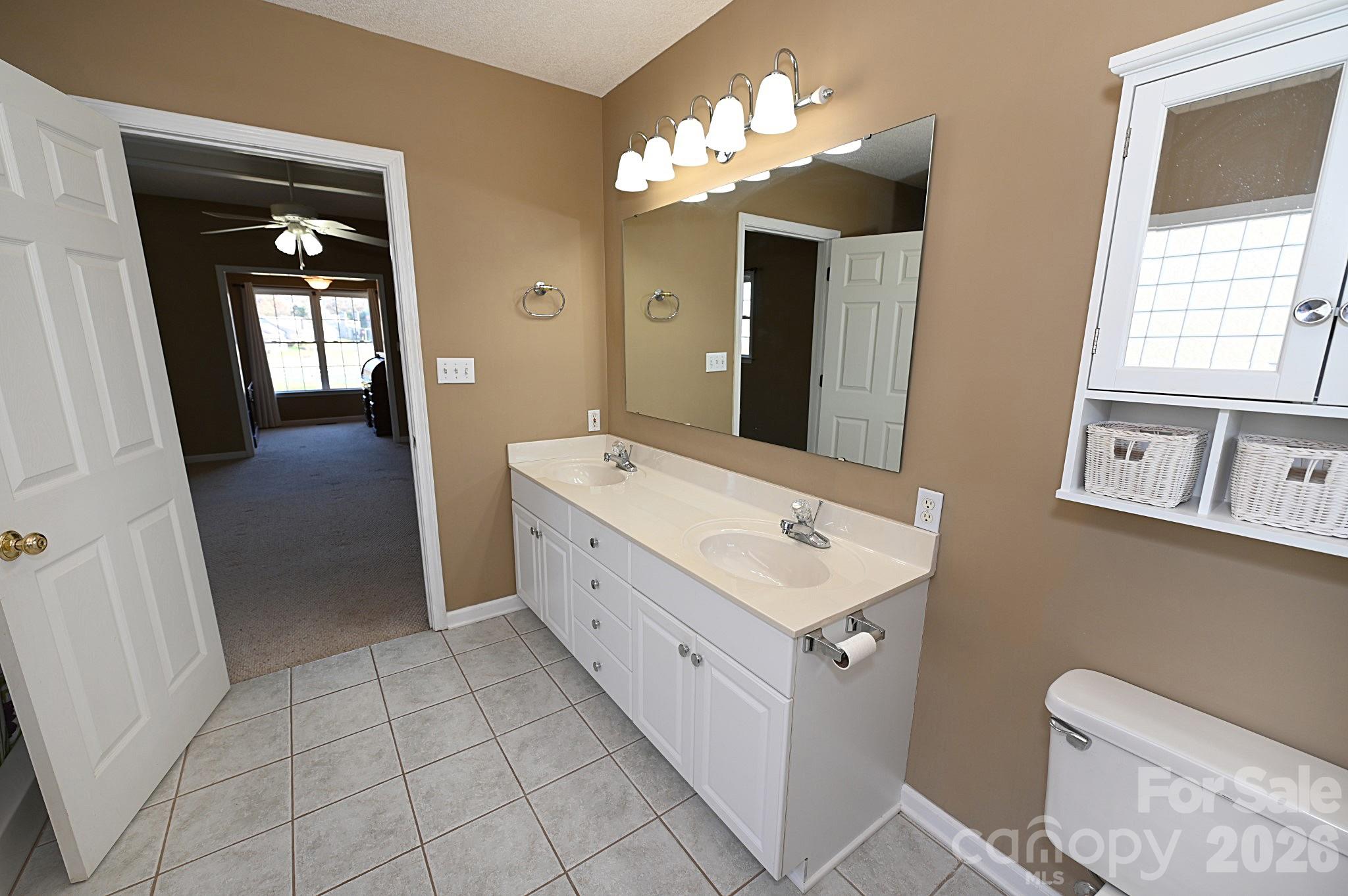 Single Family Residence at 518 30th Avenue Circle NE, Hickory, photo 14 of 38