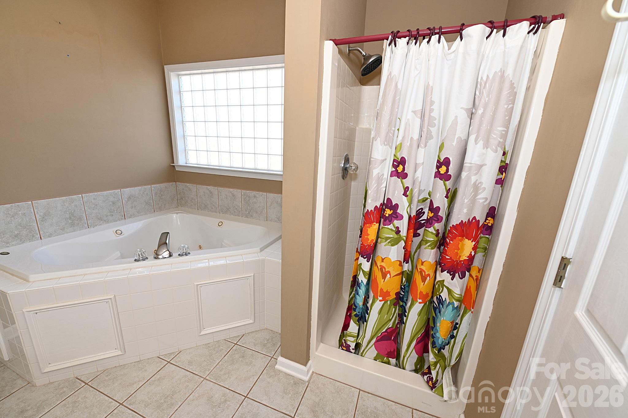 Single Family Residence at 518 30th Avenue Circle NE, Hickory, photo 15 of 38