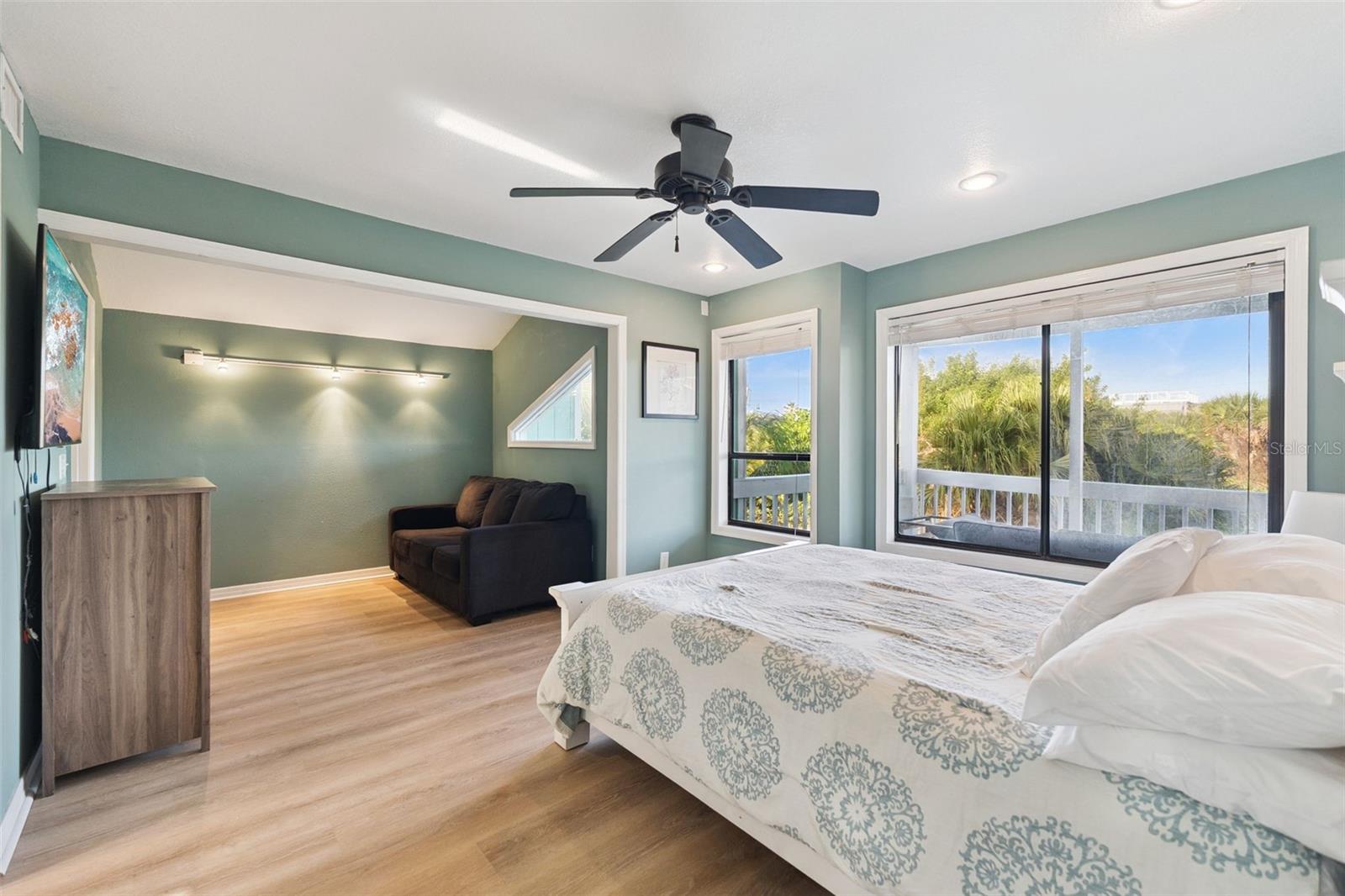 Bedroom 2 with en-suite and walk-in closet - 6455 ENGRAM RD, NEW SMYRNA BEACH