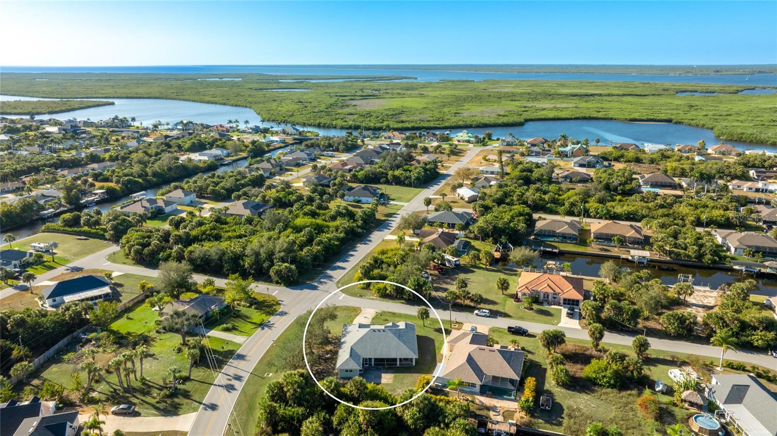 Single Family Residence at 17220 HORIZON LN, PORT CHARLOTTE, photo 3 of 33