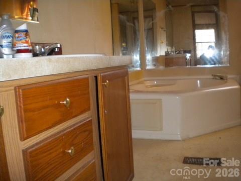 Bath - 67 Earwood Ridge Road, Fairview