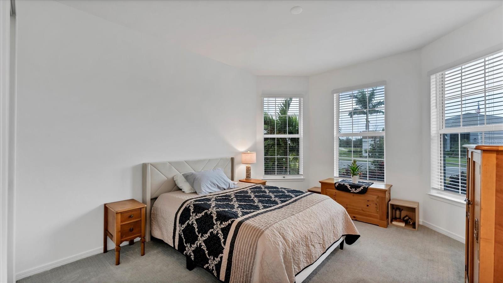 Guest bedroom with beautiful bay windows - 8705 COASTAL KEY WAY, PARRISH