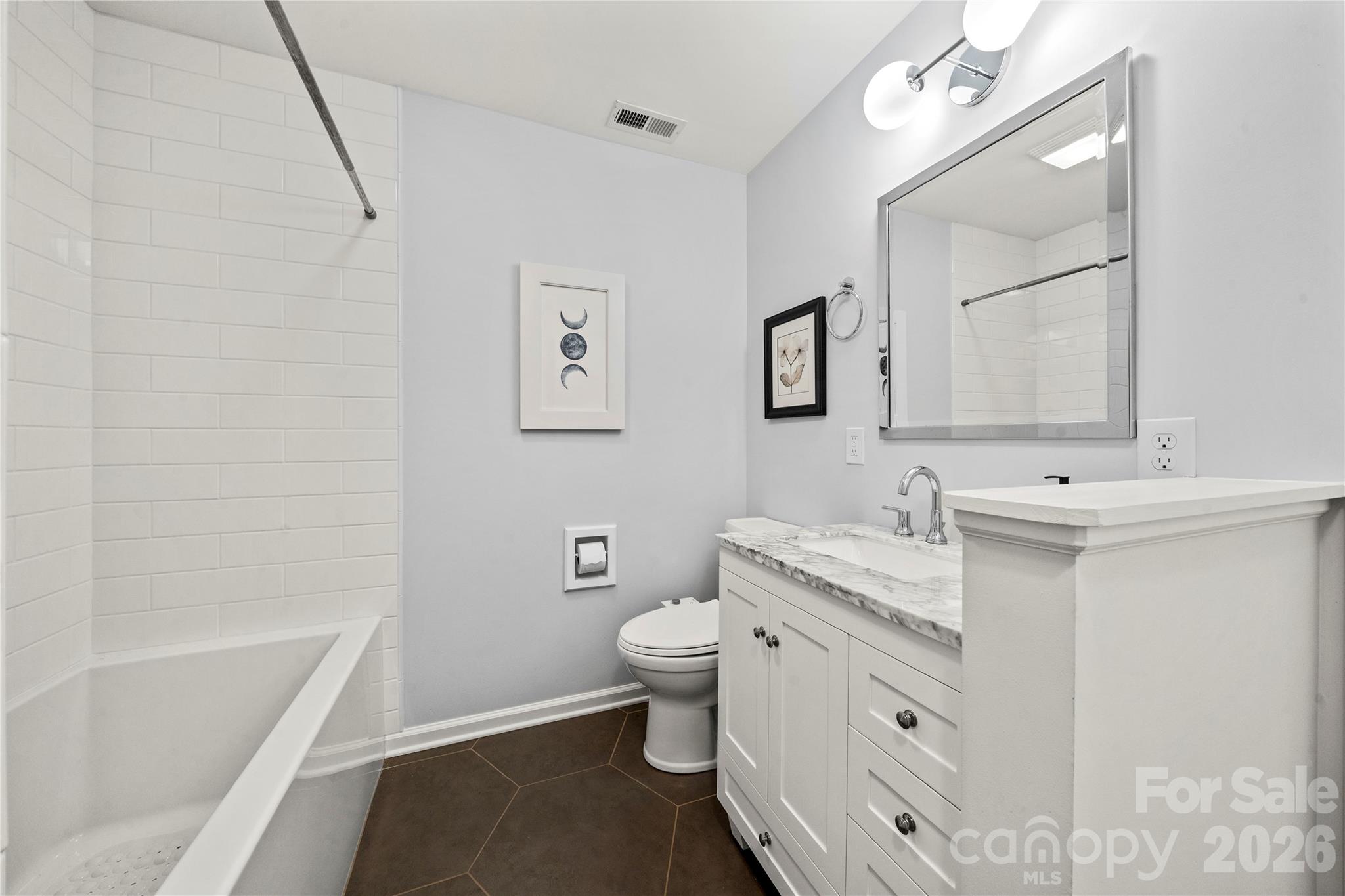 full bathroom for guest - 12 Cove Road, Clover