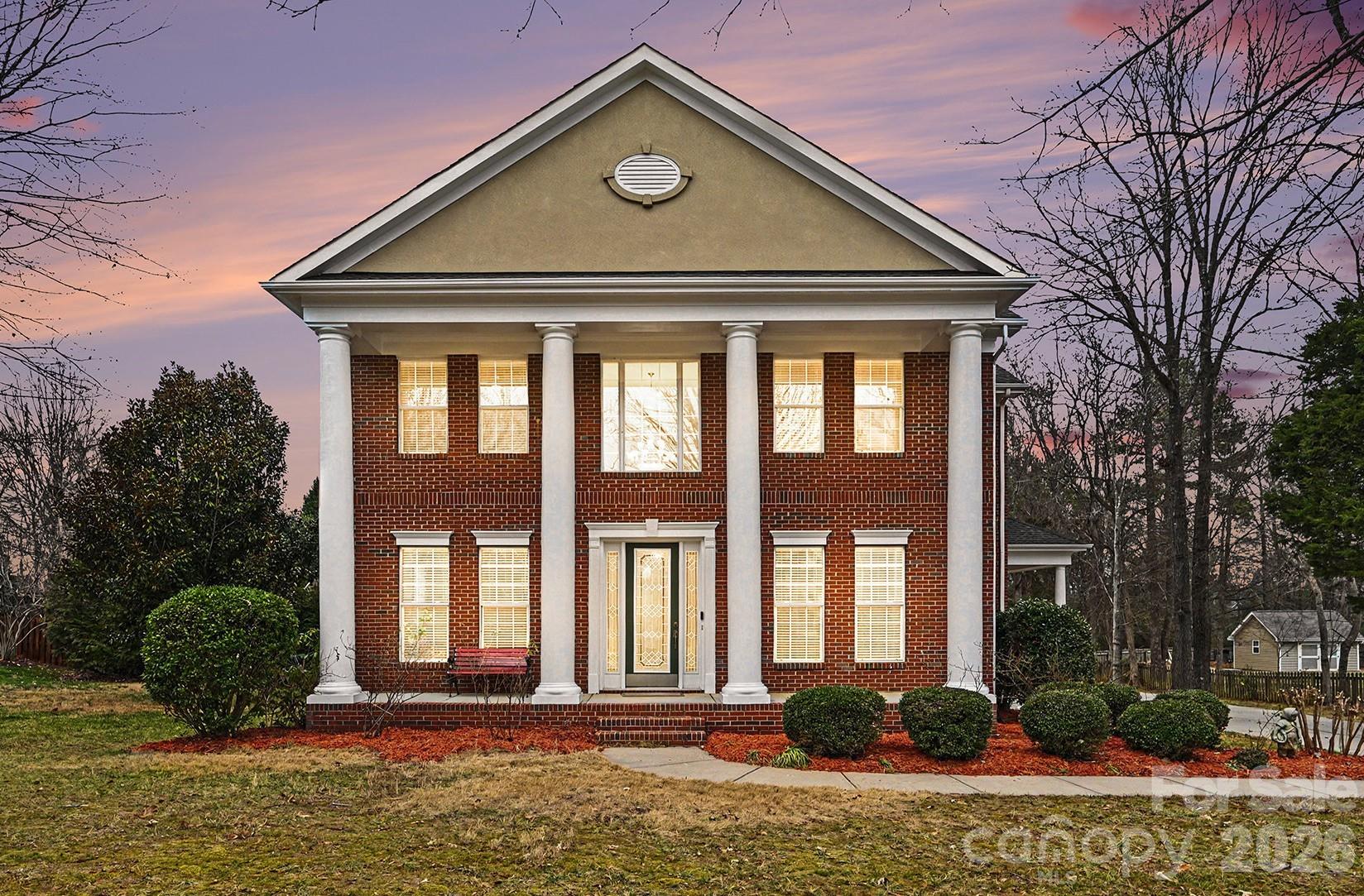 Single Family Residence at 1305 Linden Glen Drive, Matthews, photo 2 of 47