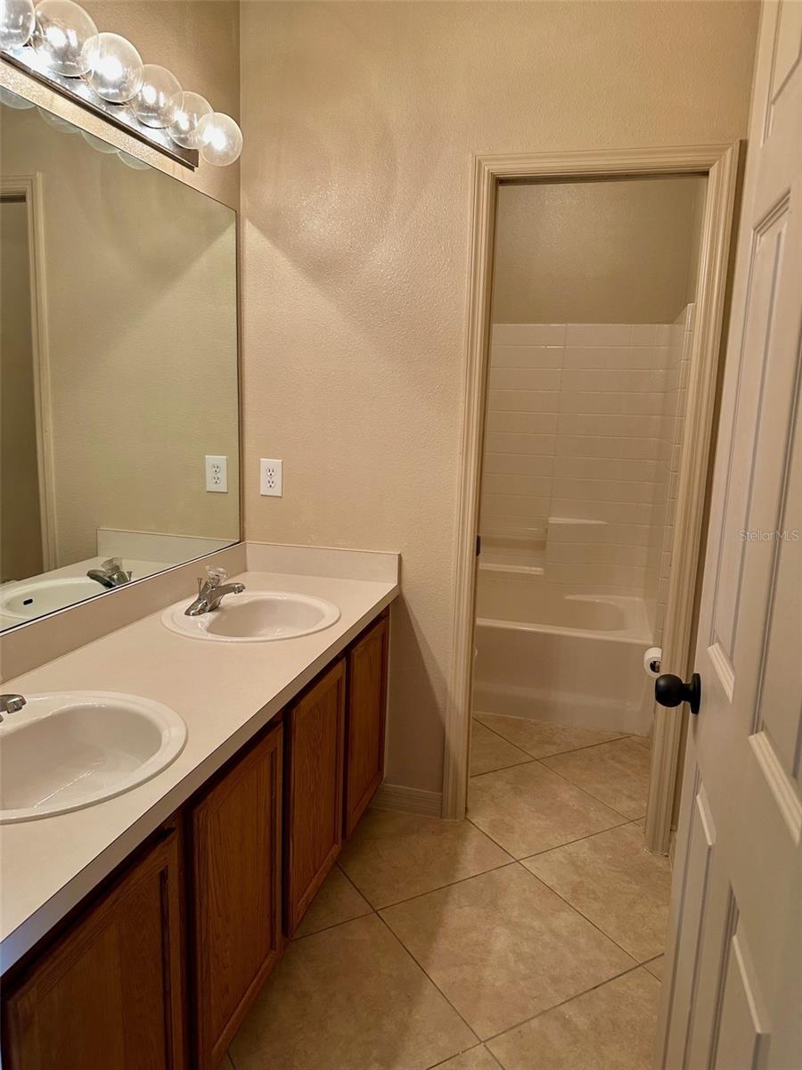 Single Family Residence at 1354 KNOLLWOOD DR, DAVENPORT, photo 11 of 24