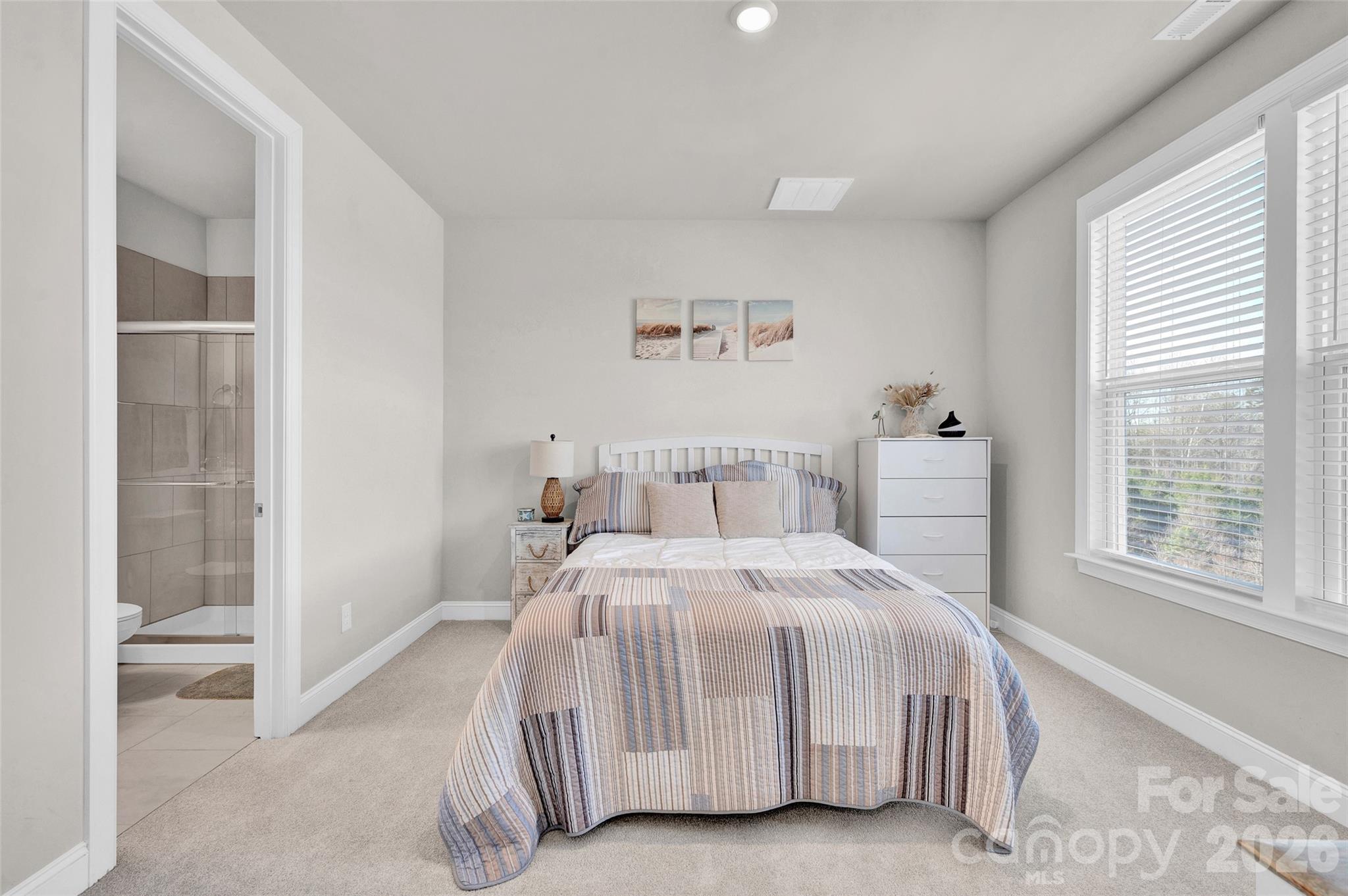 Guest room on the main level (bedroom #5) - 309 W Waterlynn Road, Mooresville