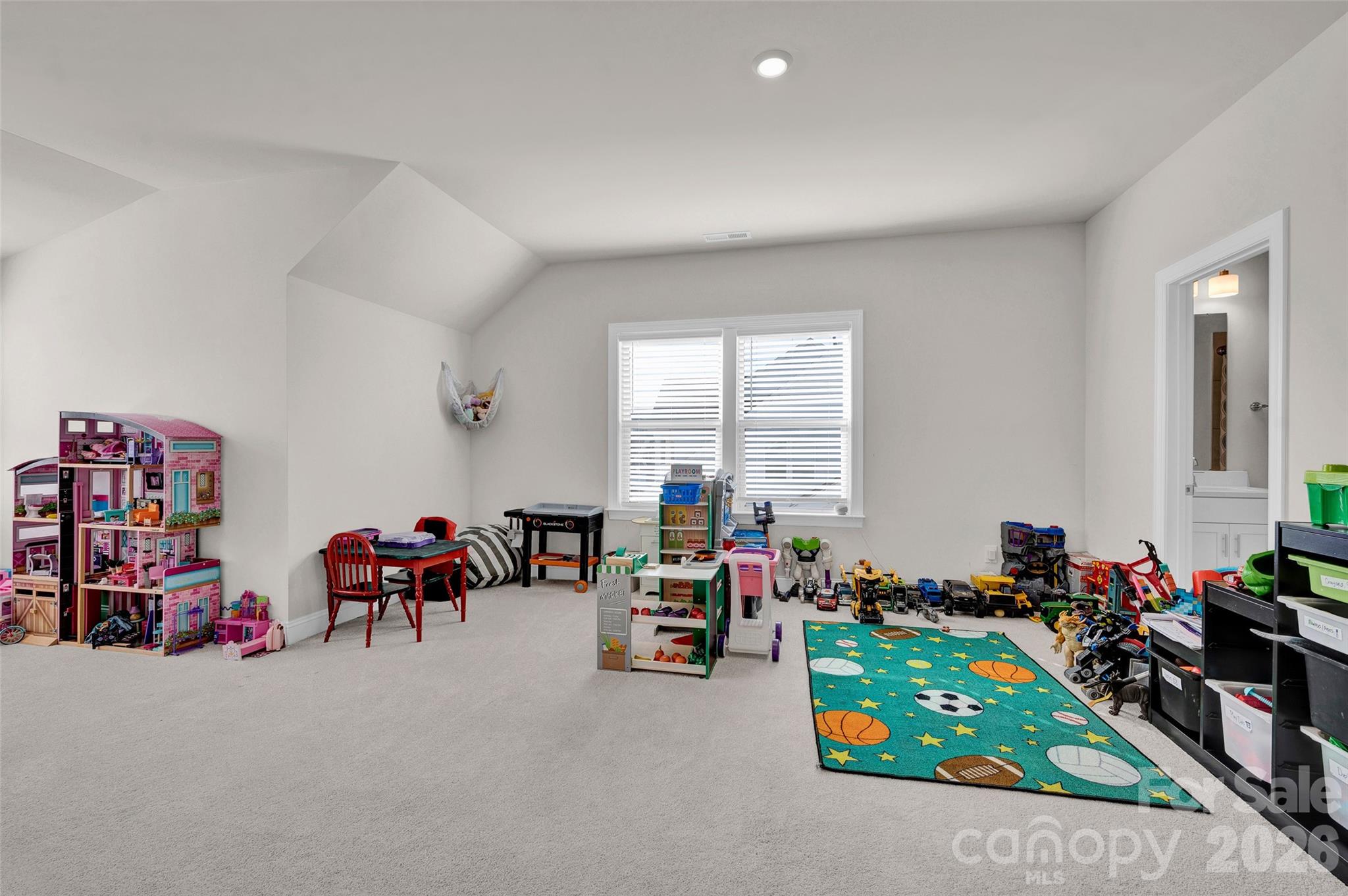 Large bonus room on upper level - 309 W Waterlynn Road, Mooresville