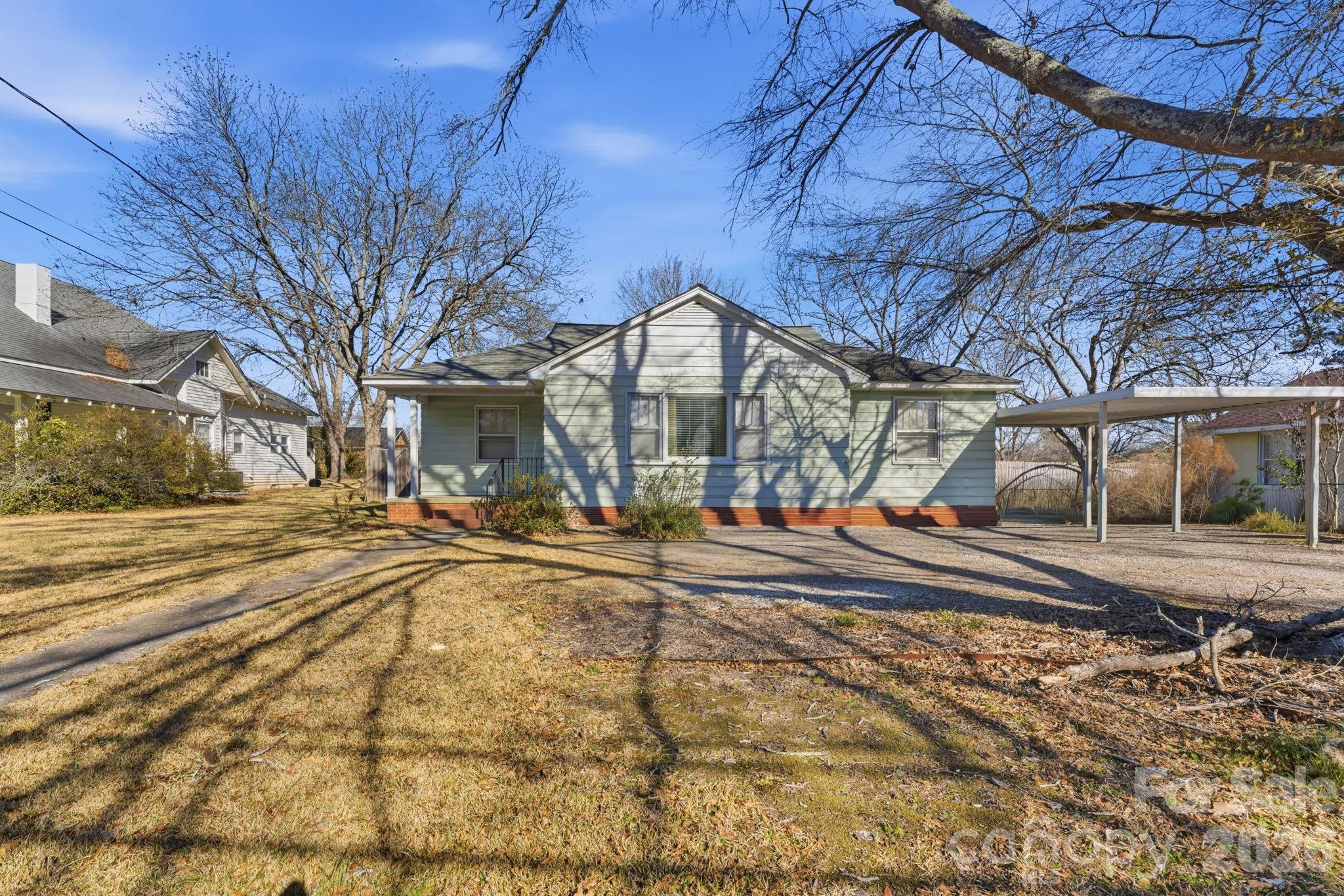 Single Family Residence at 802 Chesterfield Avenue, Lancaster
