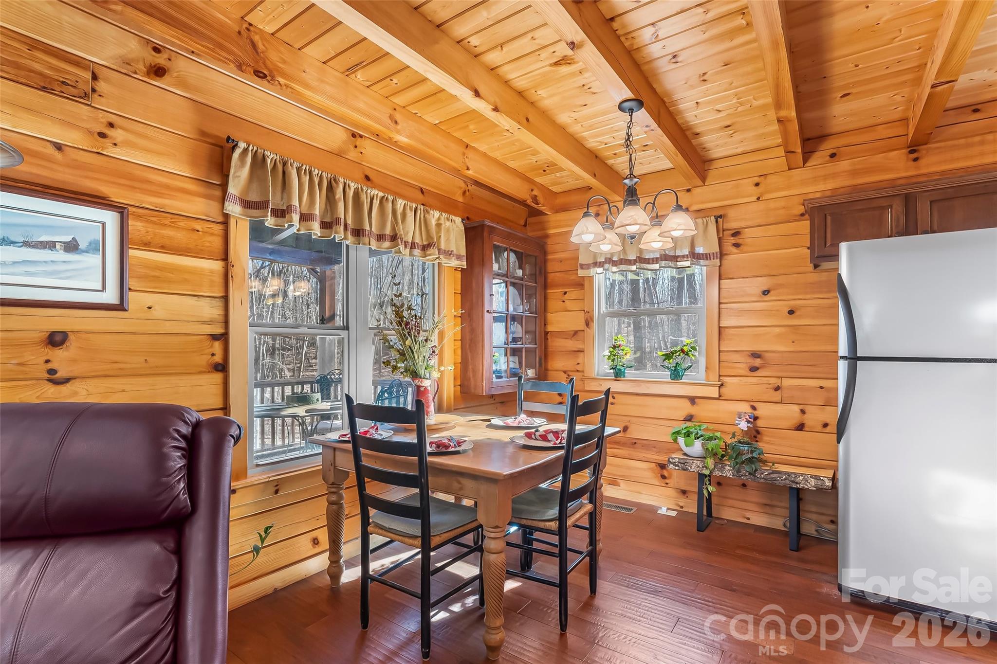 Dining area - 204 Mountain Vista Drive, Nebo