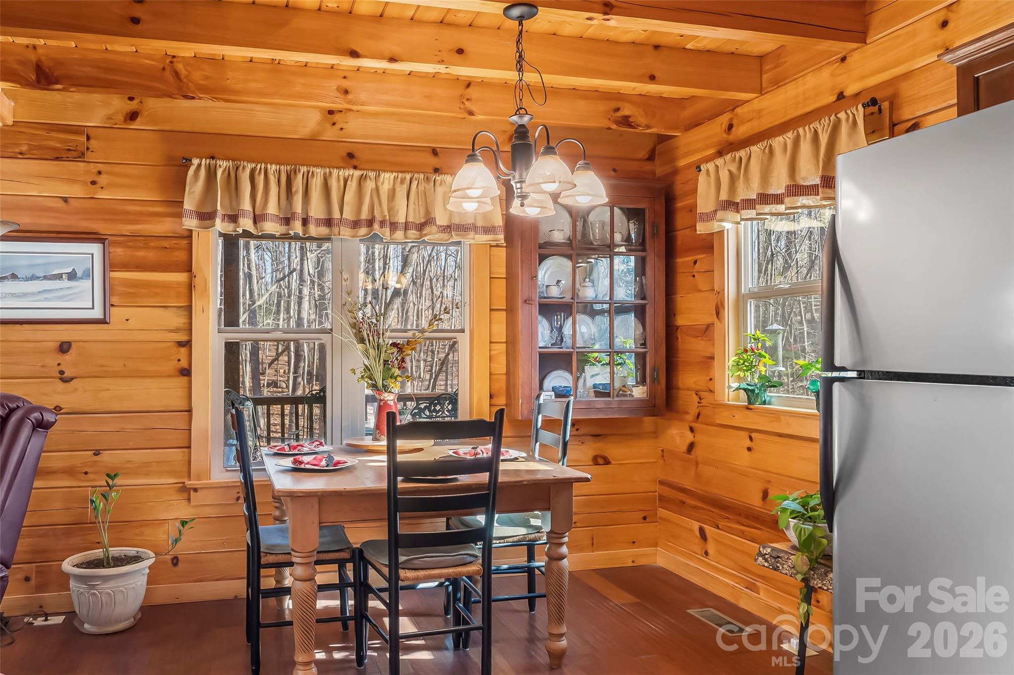 Dining area - 204 Mountain Vista Drive, Nebo
