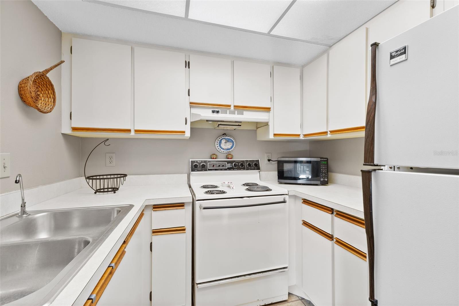Kitchen - 19505 QUESADA AVE #S208, PORT CHARLOTTE