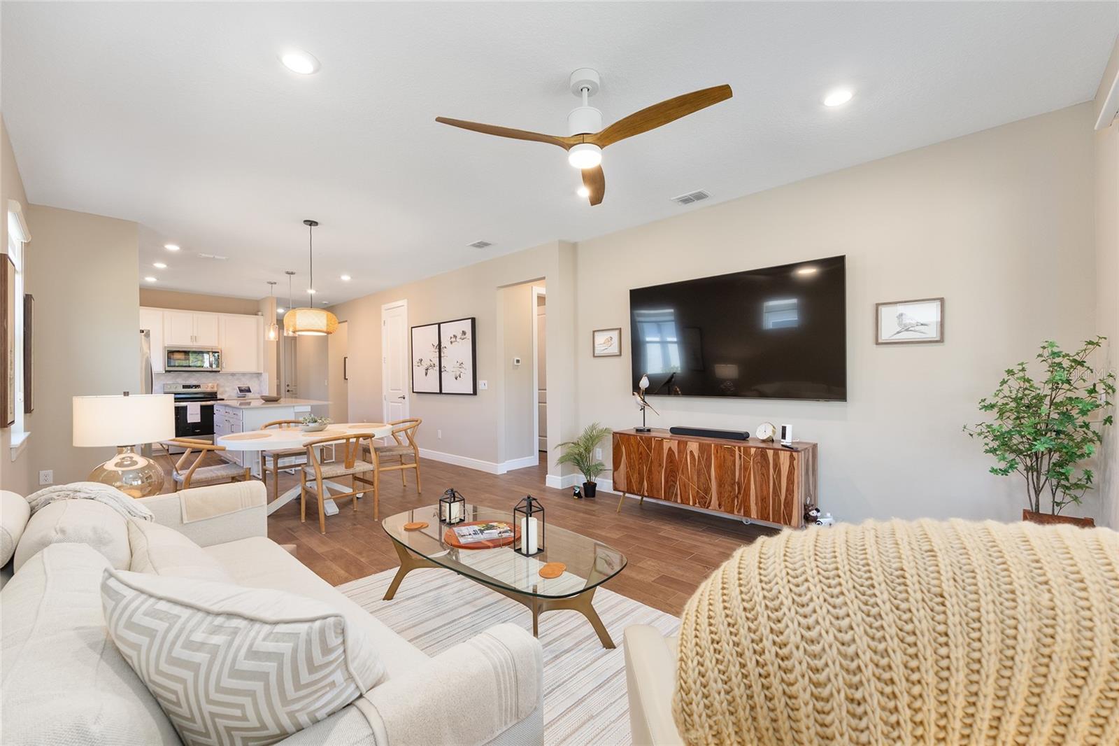 Living - 8919 SW 58TH STREET RD, OCALA