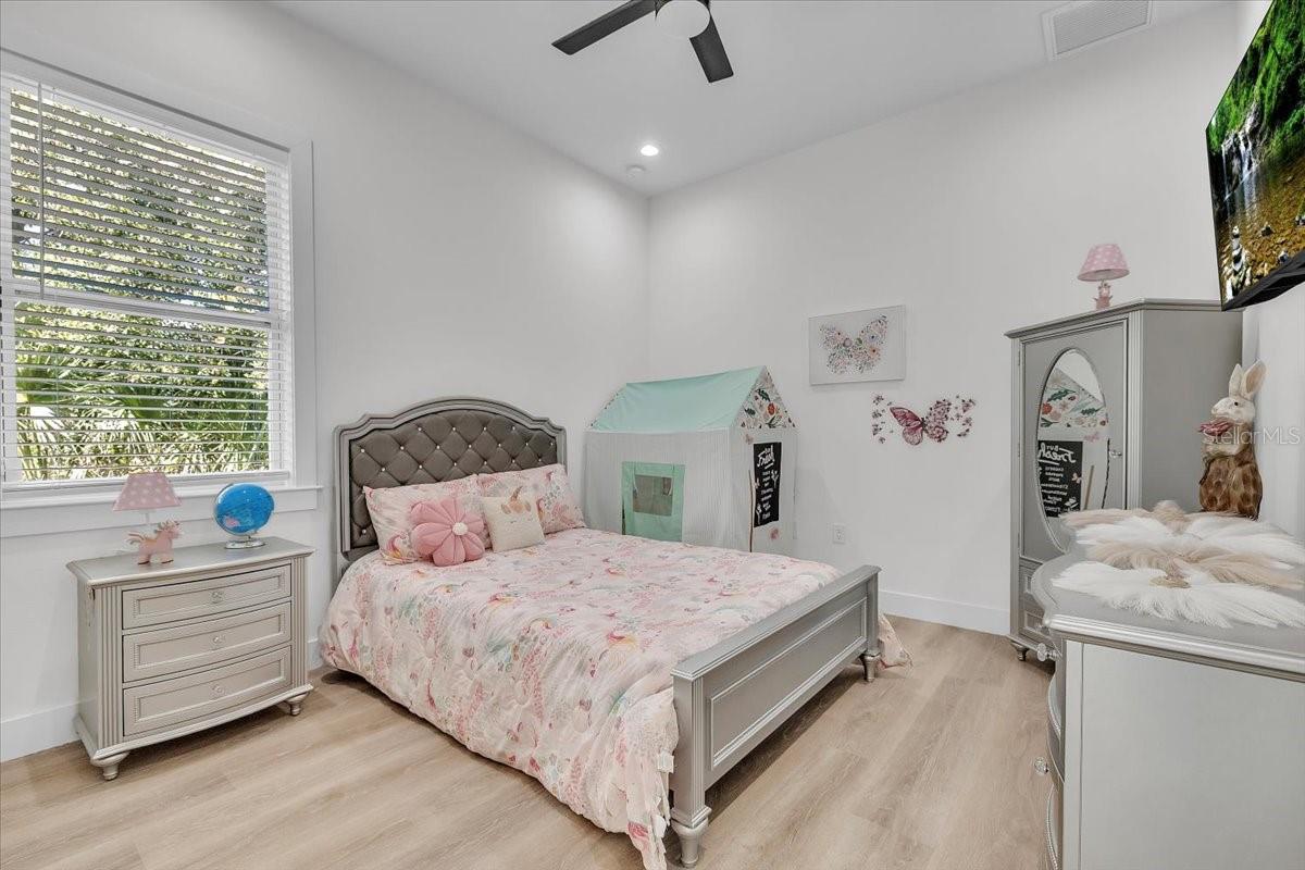 Single Family Residence at 3083 JEANNIN DR, NORTH PORT, photo 21 of 39