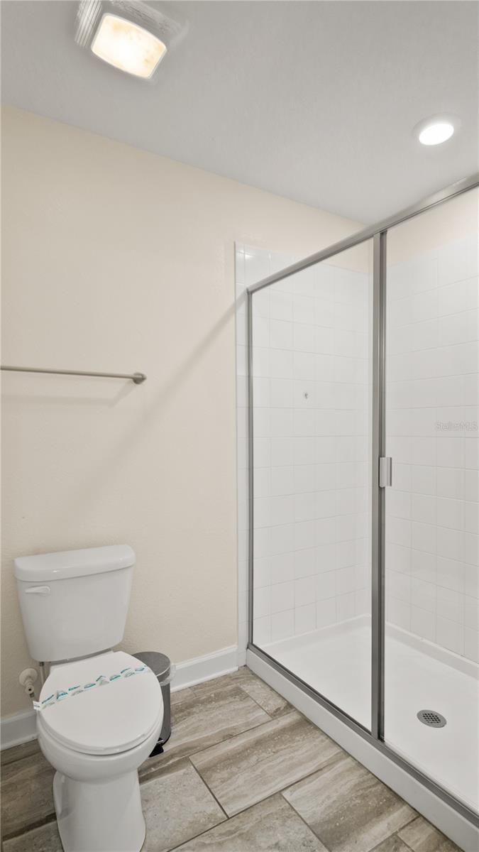 BATHROOM - 9098 HAZARD ST, DAVENPORT