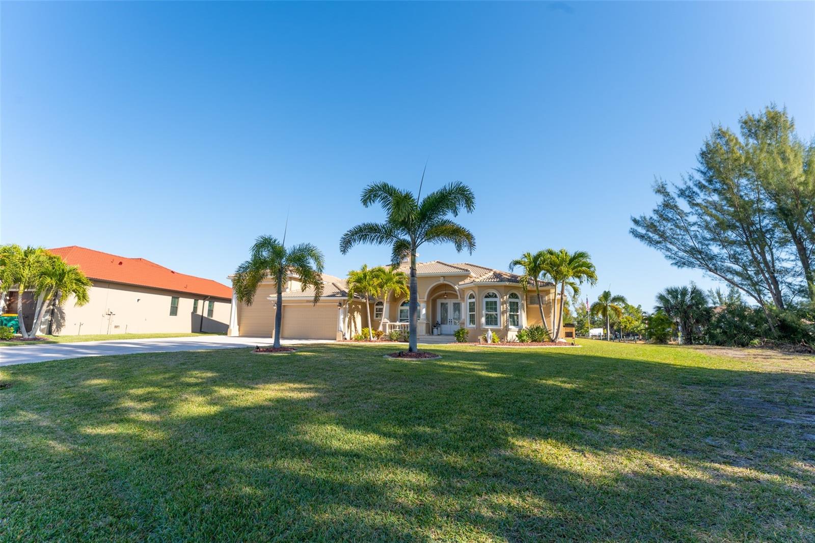 Single Family Residence at 10544 POUGHKEEPSIE CIR, PORT CHARLOTTE, photo 9 of 99