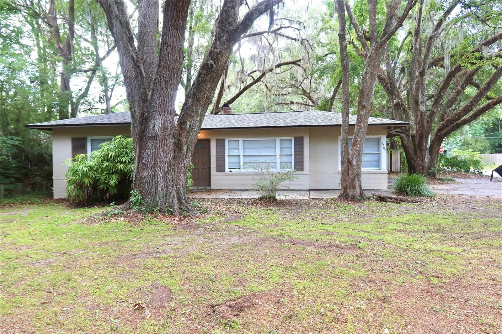 2704 NW 1ST AVE