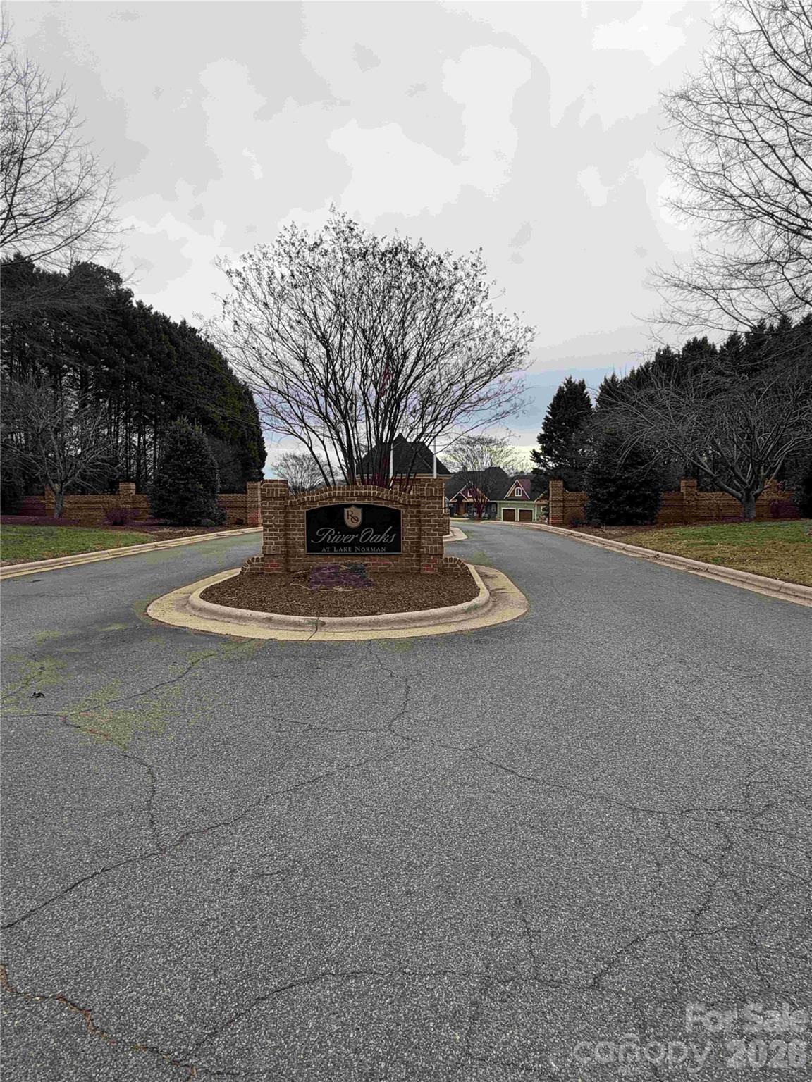 Lot at 112 Commanche Court, Statesville, photo 2 of 5