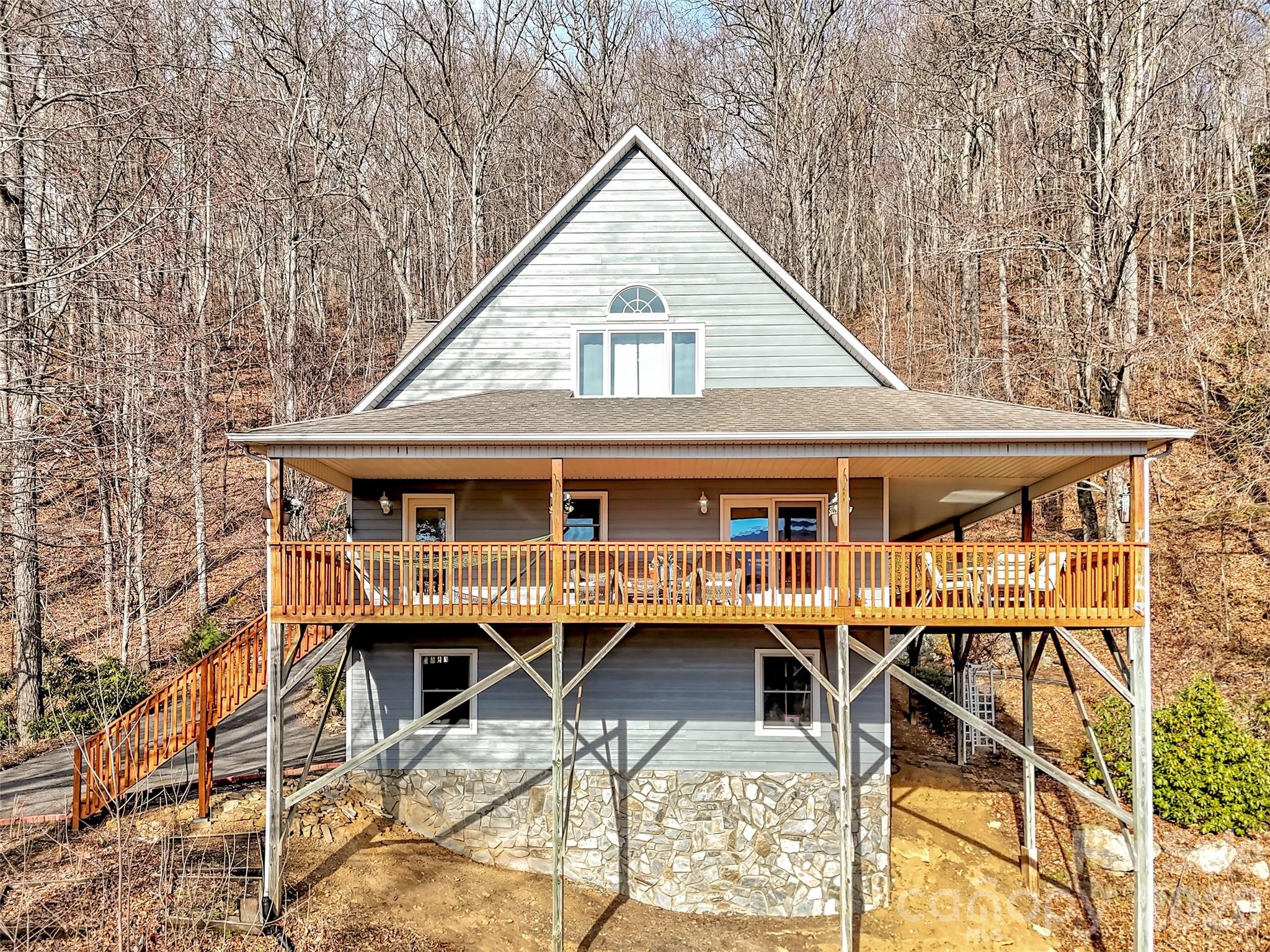 Single Family Residence at 371 Falcon Ridge Drive, Waynesville, photo 2 of 48