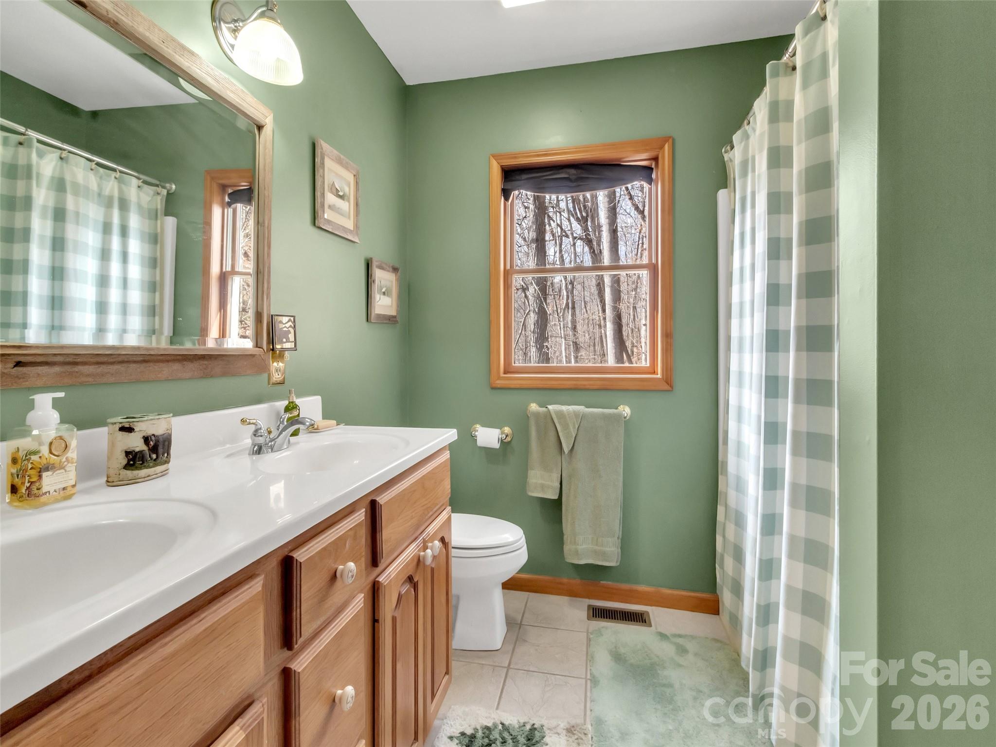 Single Family Residence at 371 Falcon Ridge Drive, Waynesville, photo 27 of 48