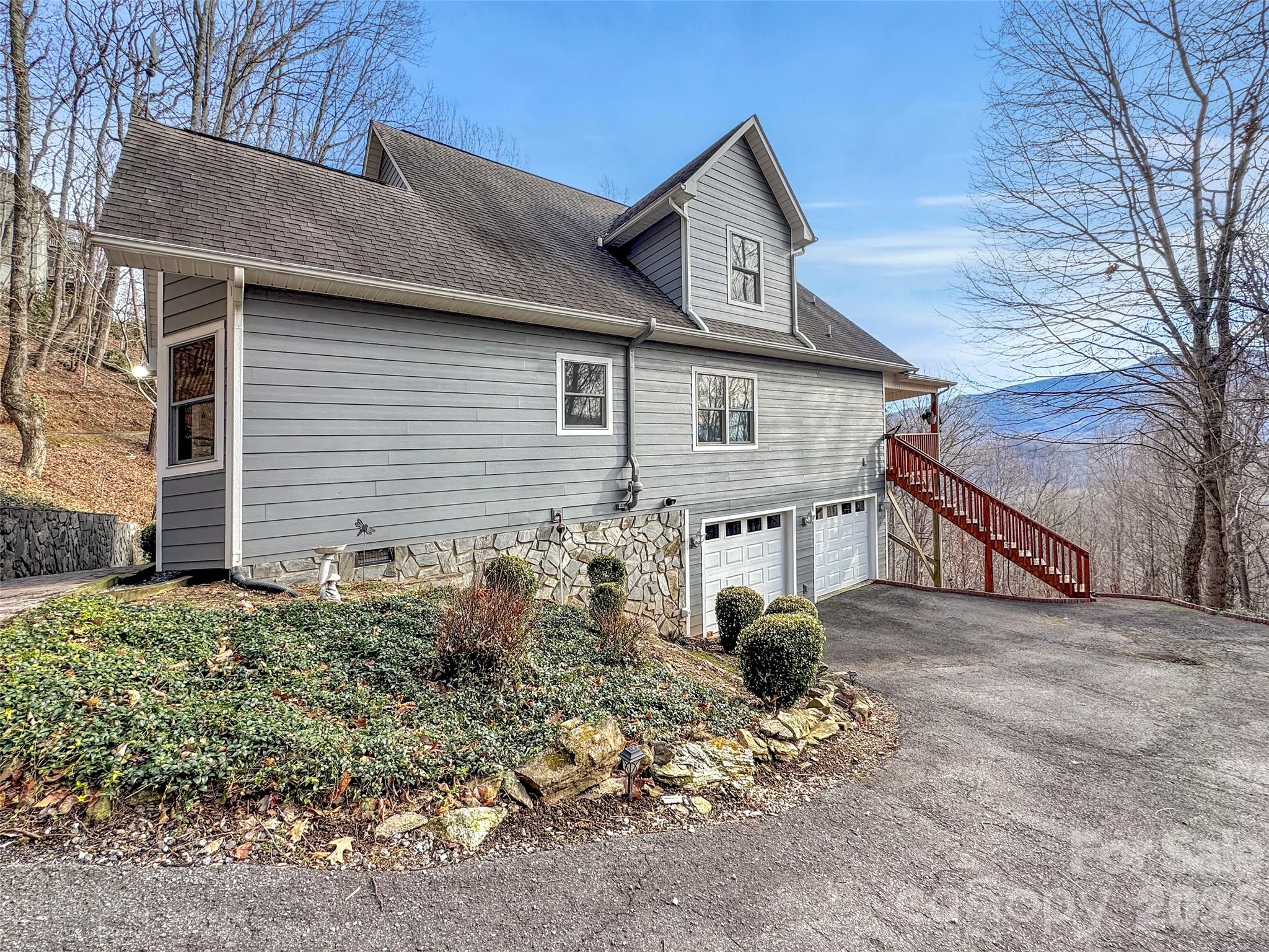 Single Family Residence at 371 Falcon Ridge Drive, Waynesville, photo 41 of 48