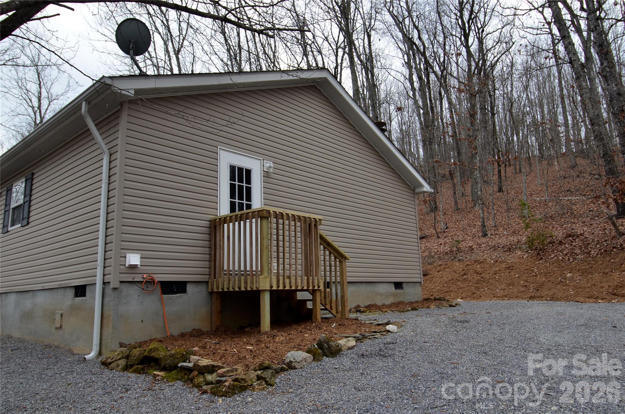 Single Family Residence at 73 Walton Place Drive, Nebo, photo 2 of 20