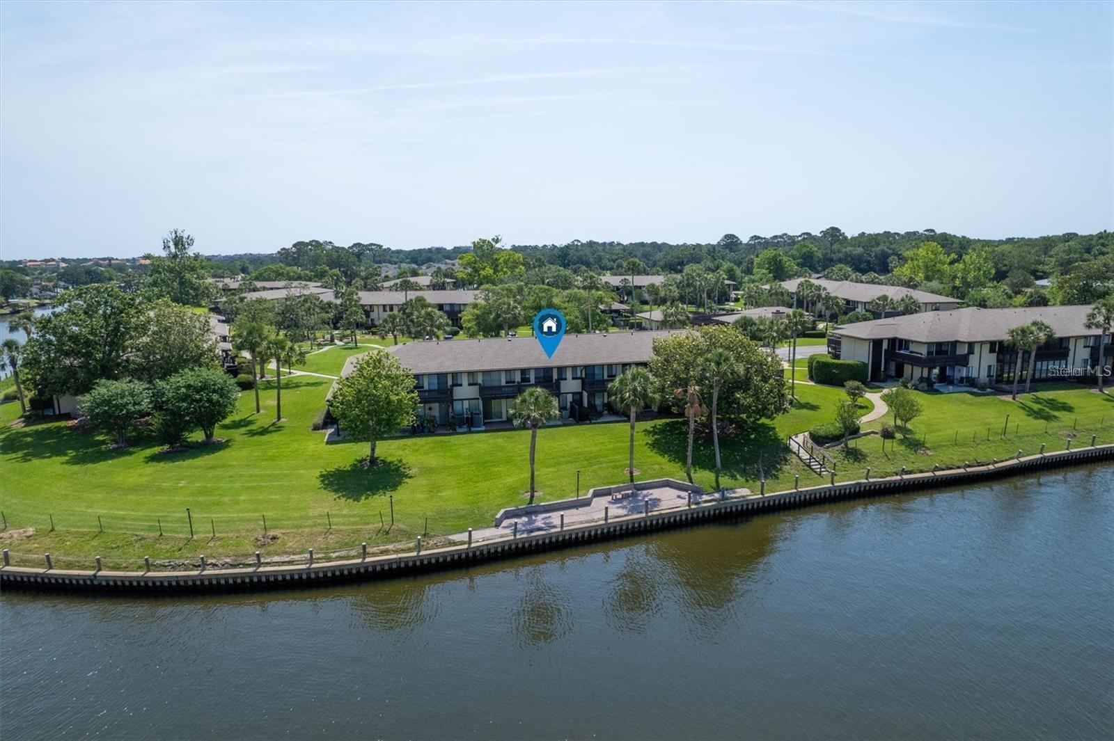 44 CLUB HOUSE DR #105