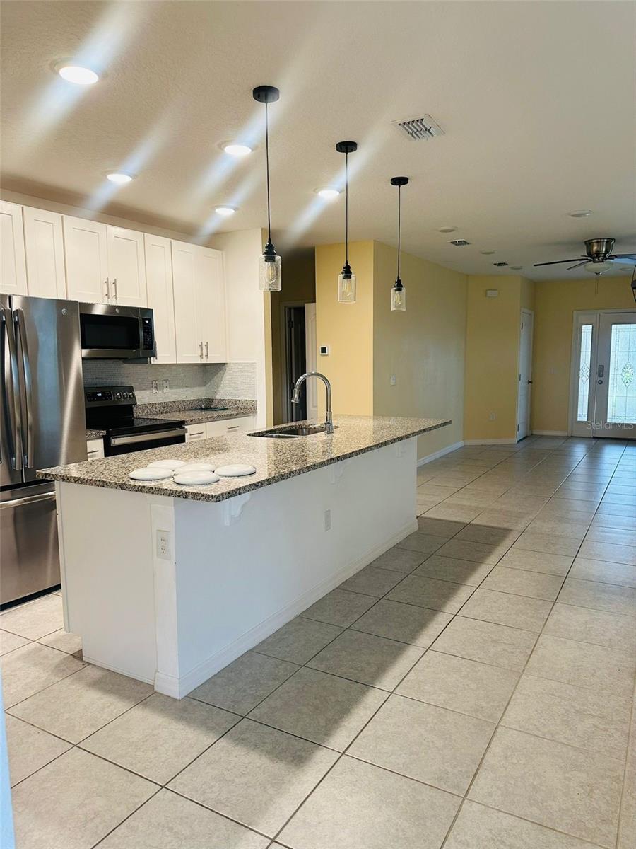 Single Family Residence at 2221 CANYON BREEZE AVE, KISSIMMEE, photo 7 of 12