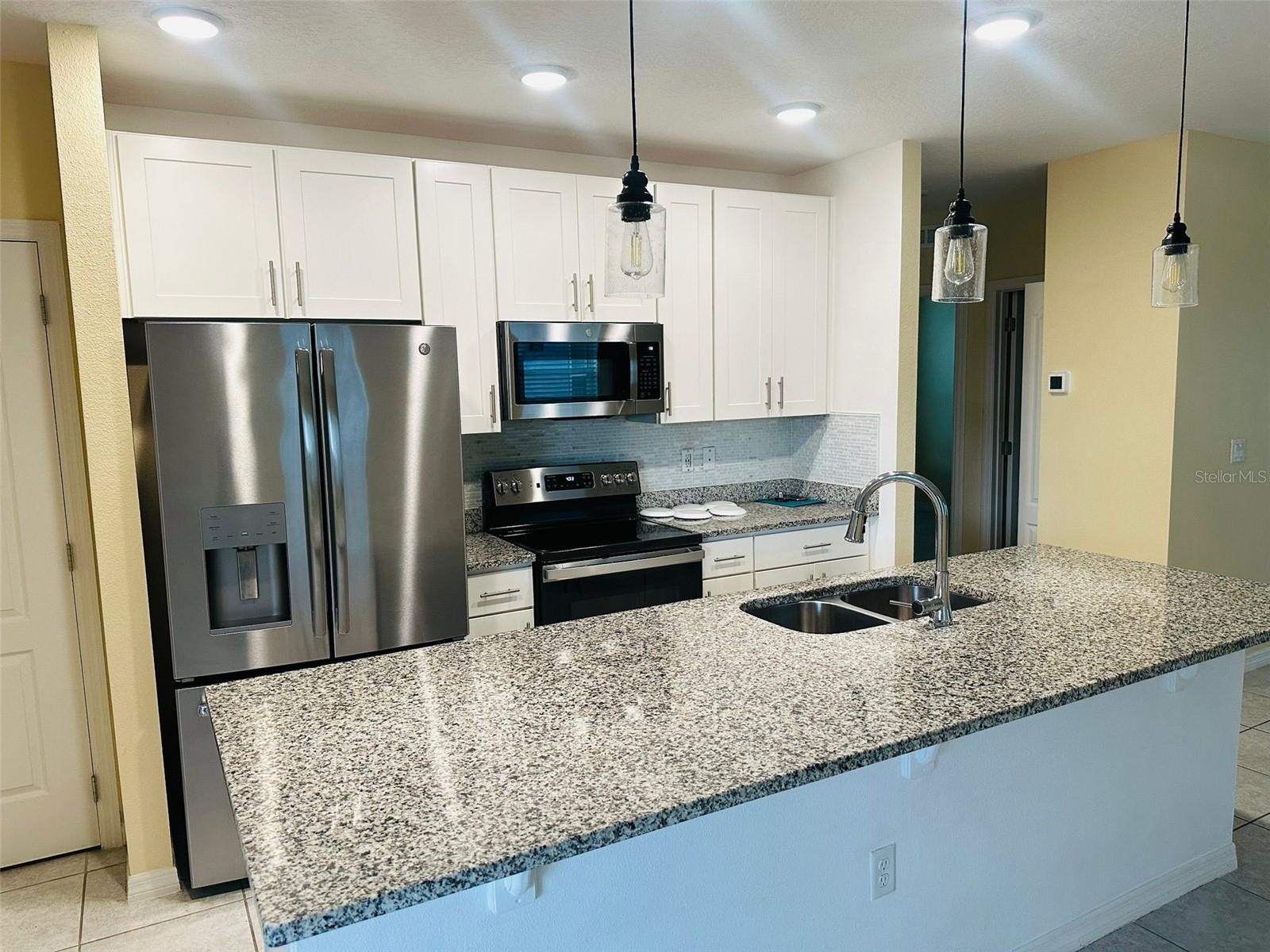 Single Family Residence at 2221 CANYON BREEZE AVE, KISSIMMEE, photo 8 of 12