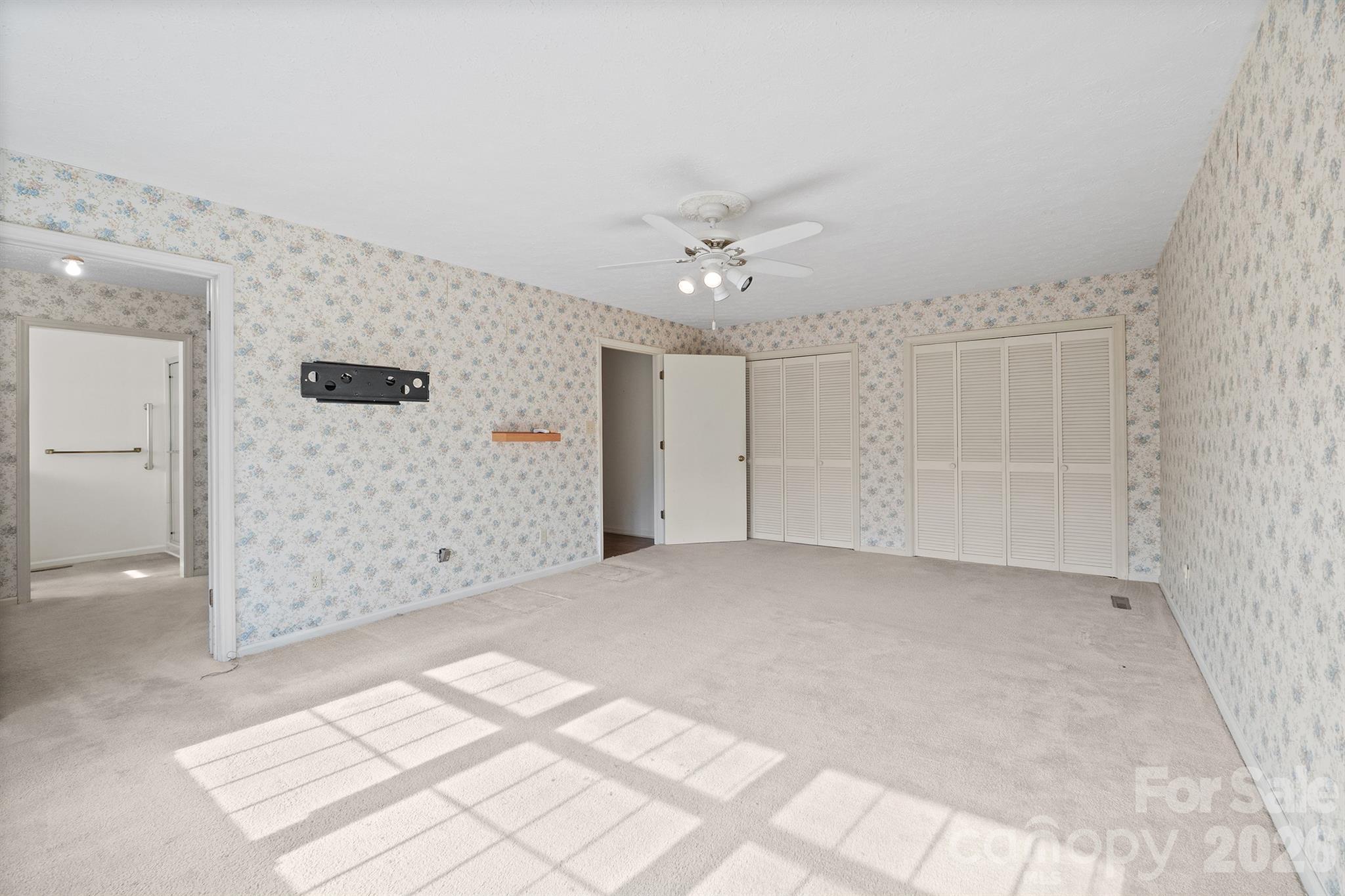 Single Family Residence at 2153 S Fork Drive, Morganton, photo 7 of 48