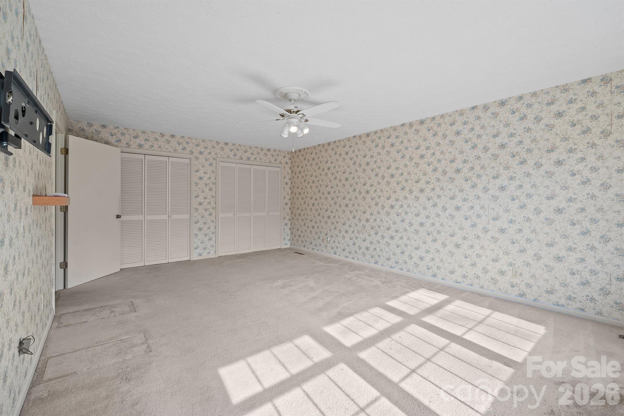 Single Family Residence at 2153 S Fork Drive, Morganton, photo 8 of 48