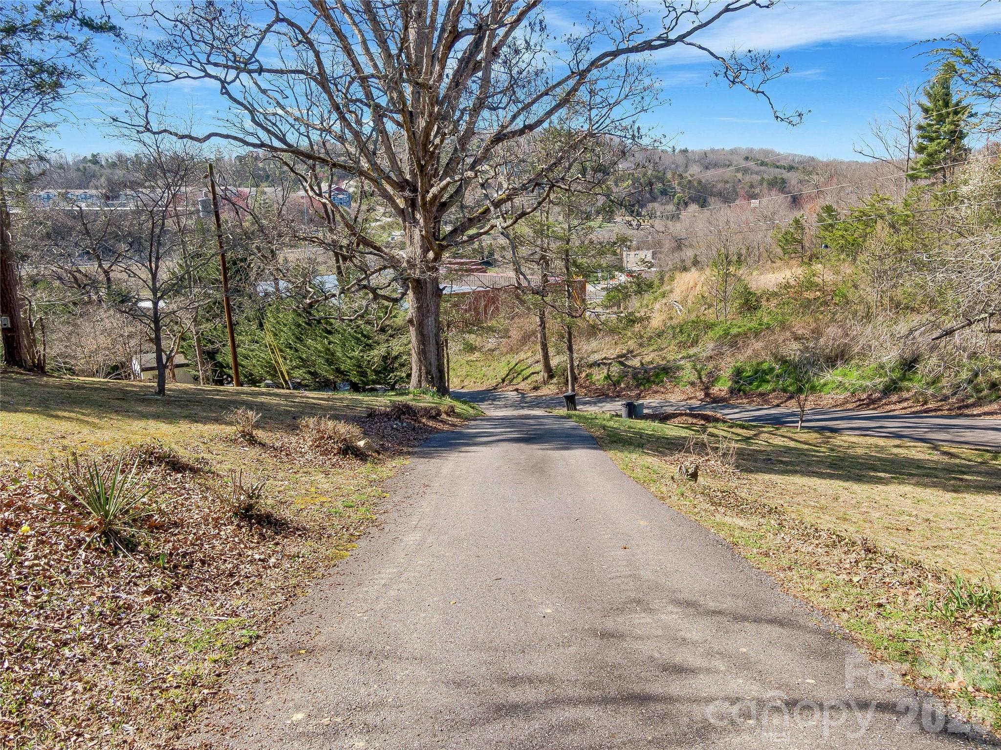 Retail at 103 Weaverville Road, Asheville, photo 9 of 42