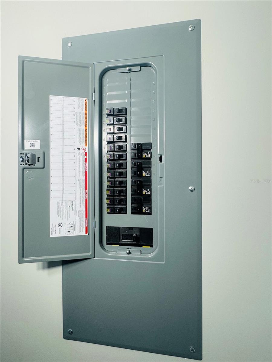 Circuit Breaker - 2253 ST GEORGE DR, DAVENPORT